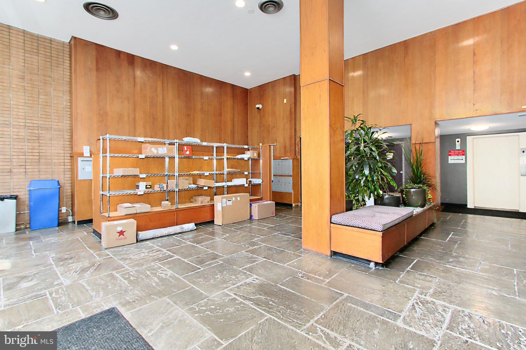 CIRCLE CONDOMINIUMS - Residential