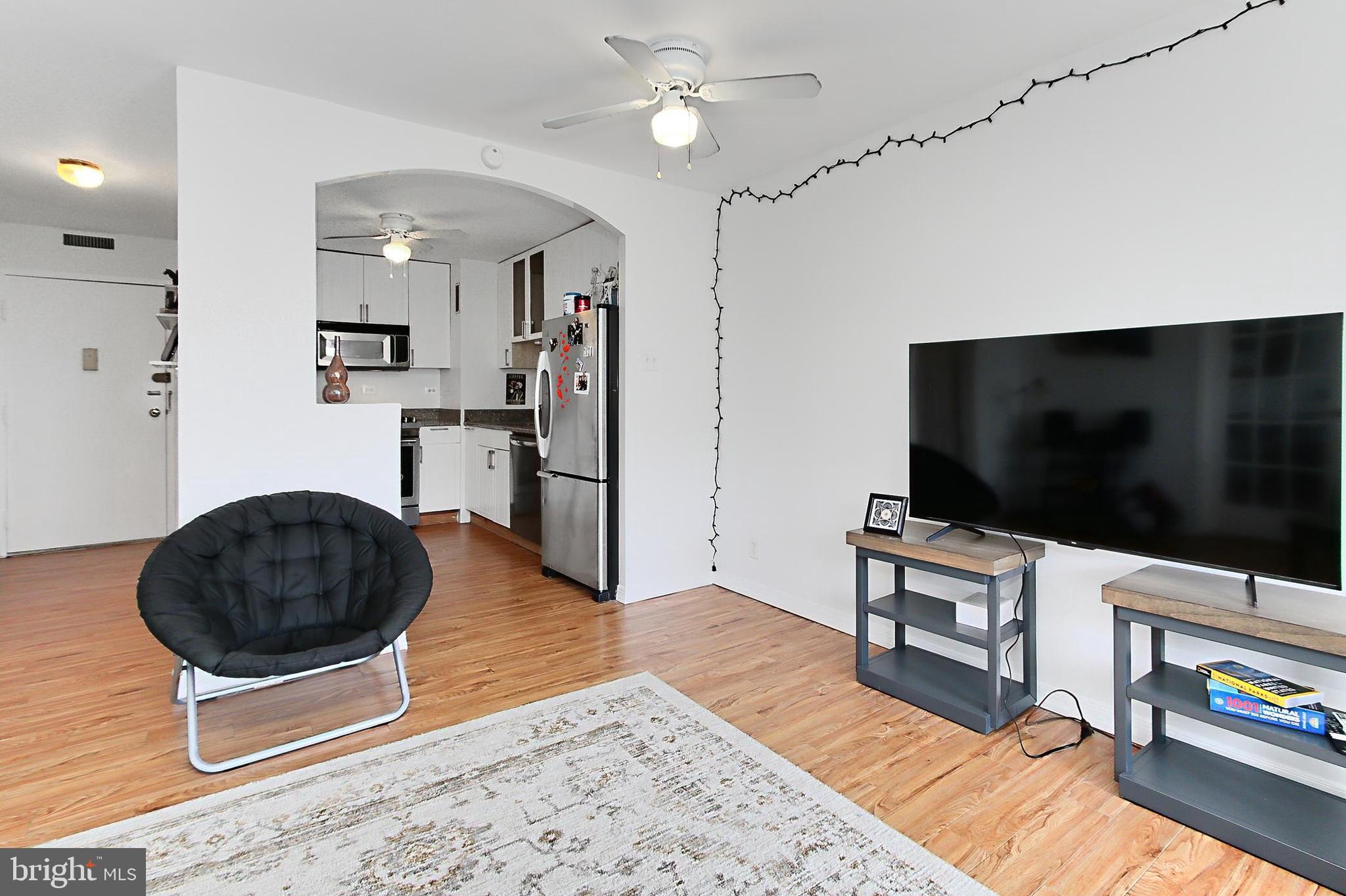 CIRCLE CONDOMINIUMS - Residential