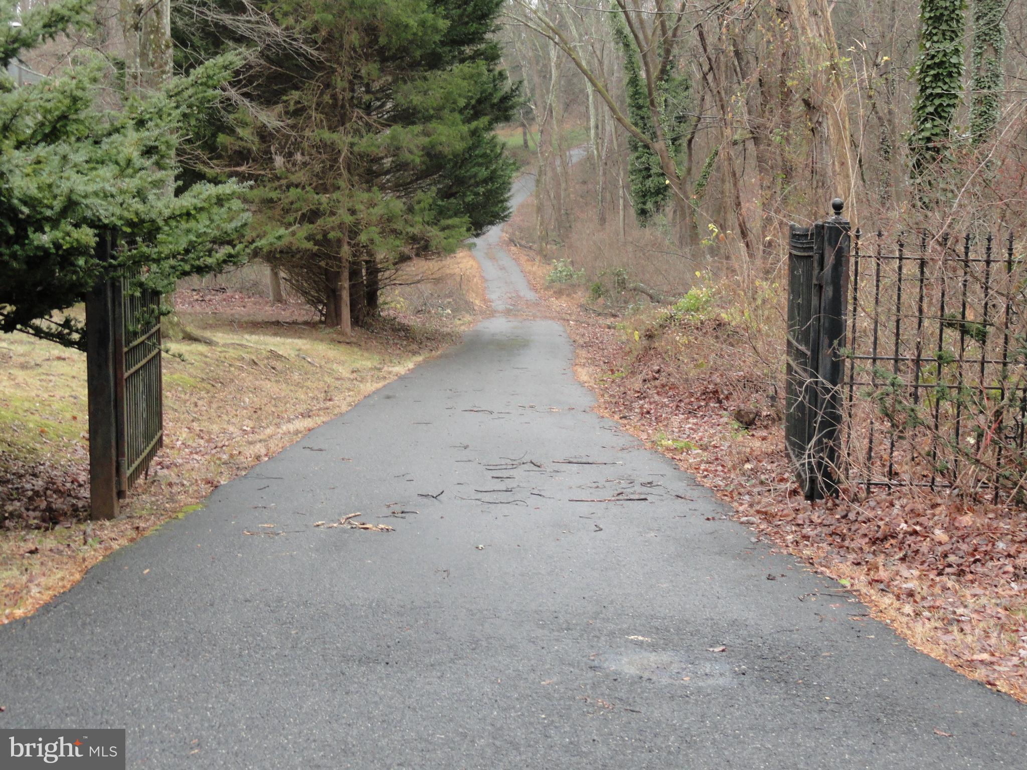 LOCUST GROVE - Residential