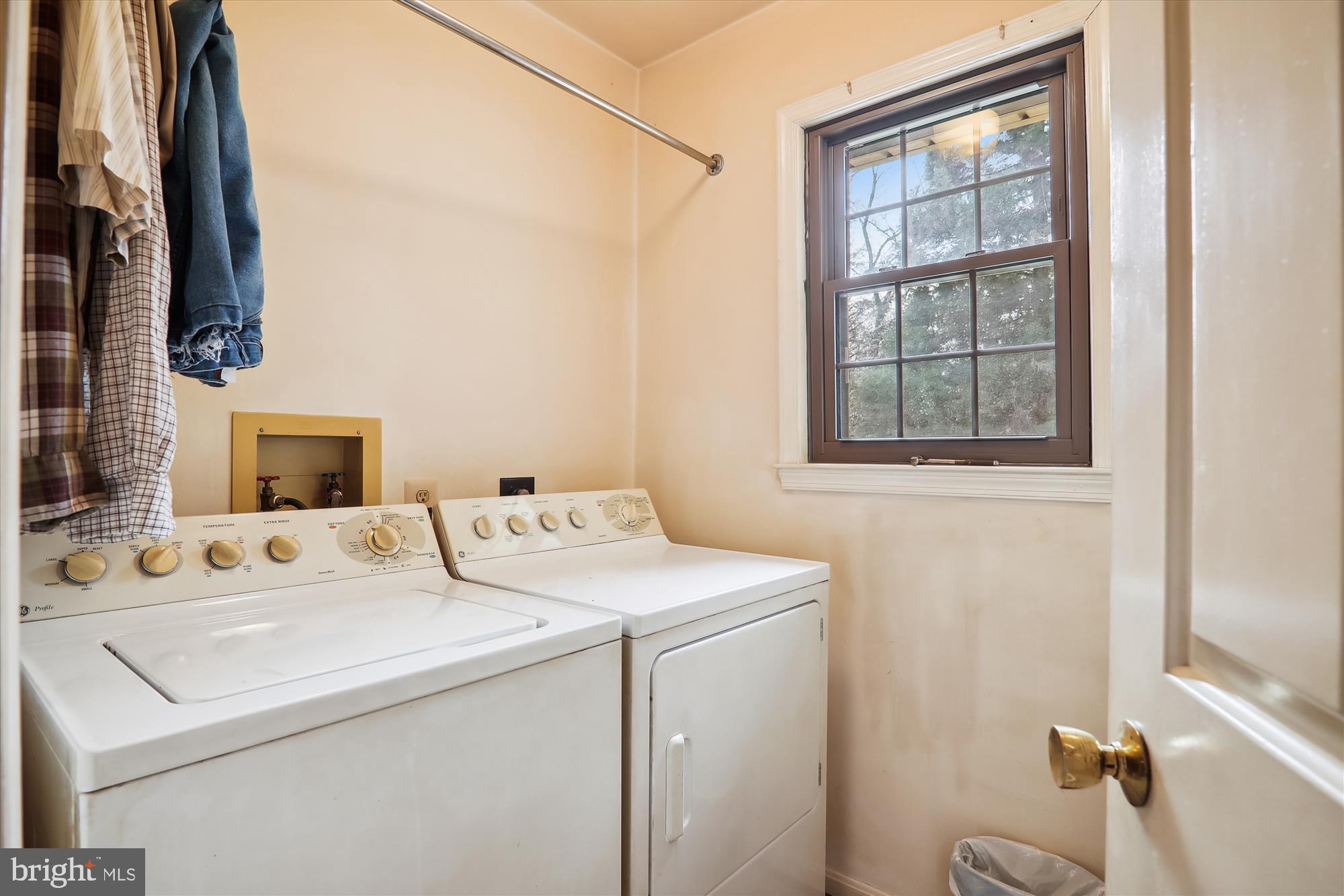 LOCUST GROVE - Residential