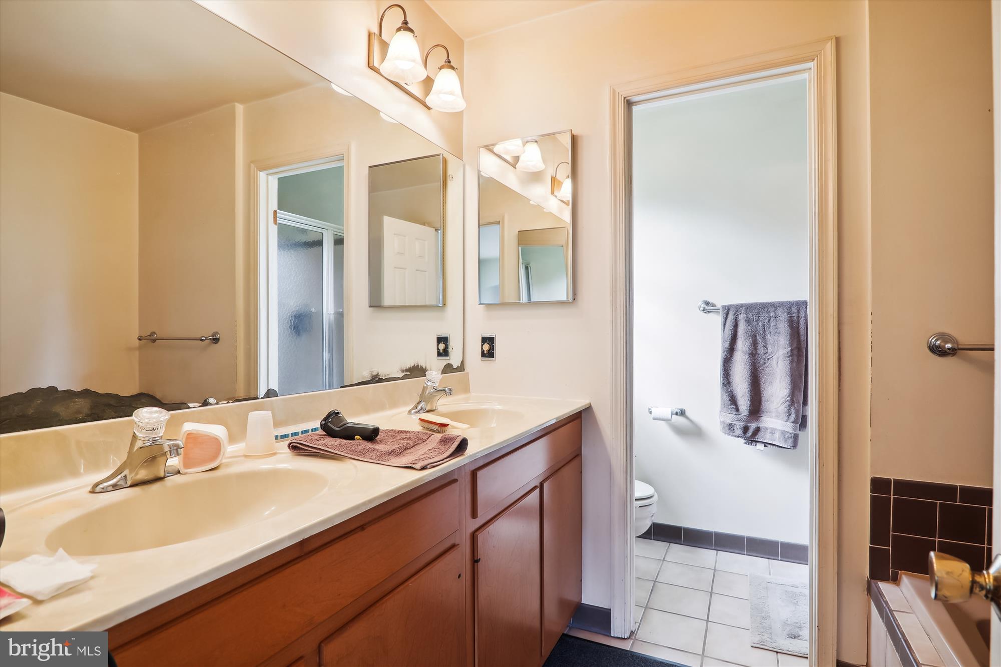 LOCUST GROVE - Residential