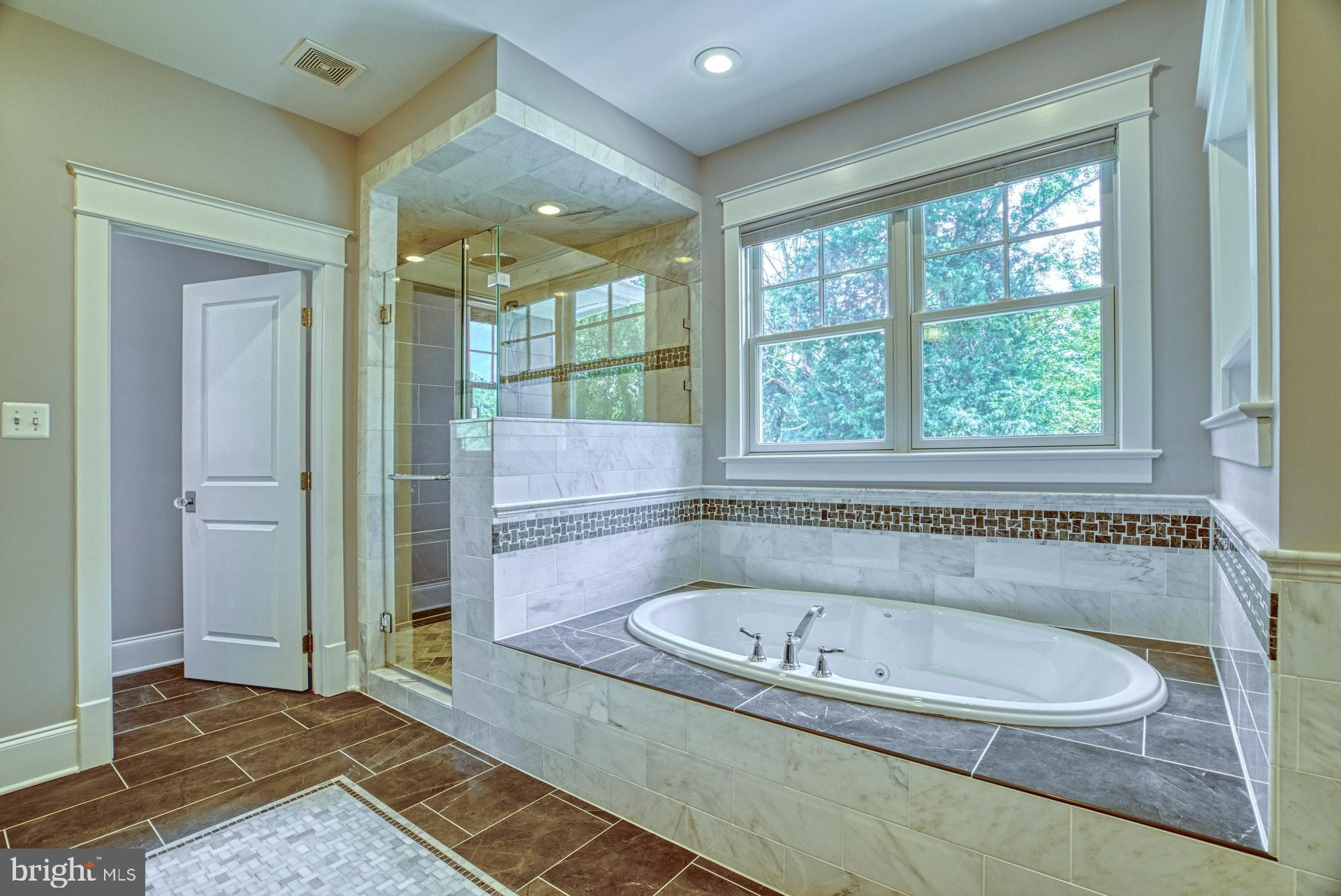 OAKWOOD - Residential