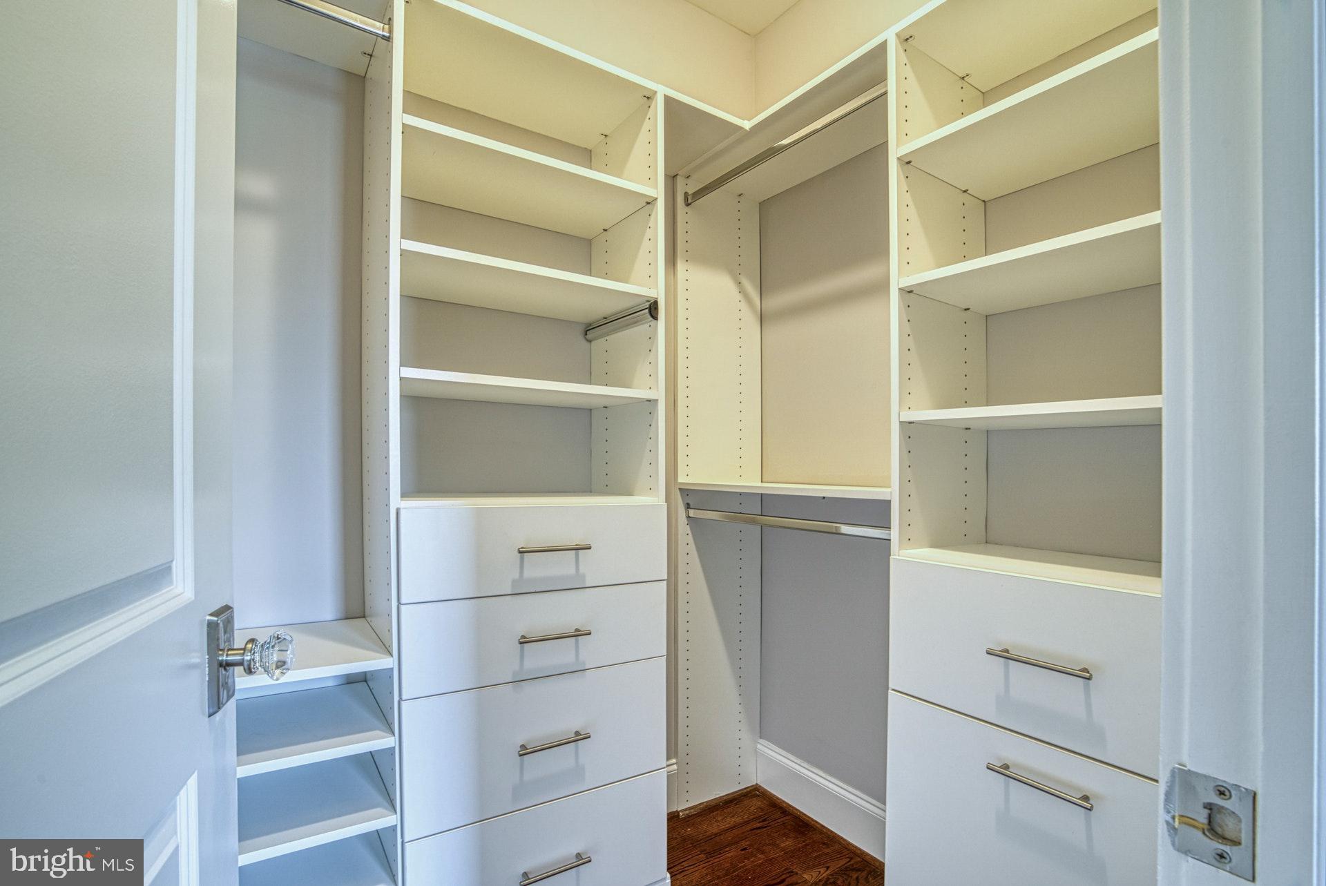 OAKWOOD - Residential