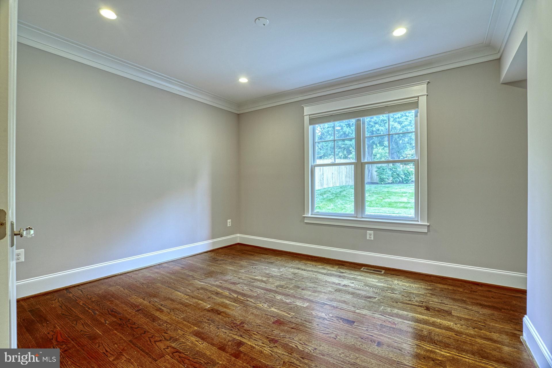 OAKWOOD - Residential