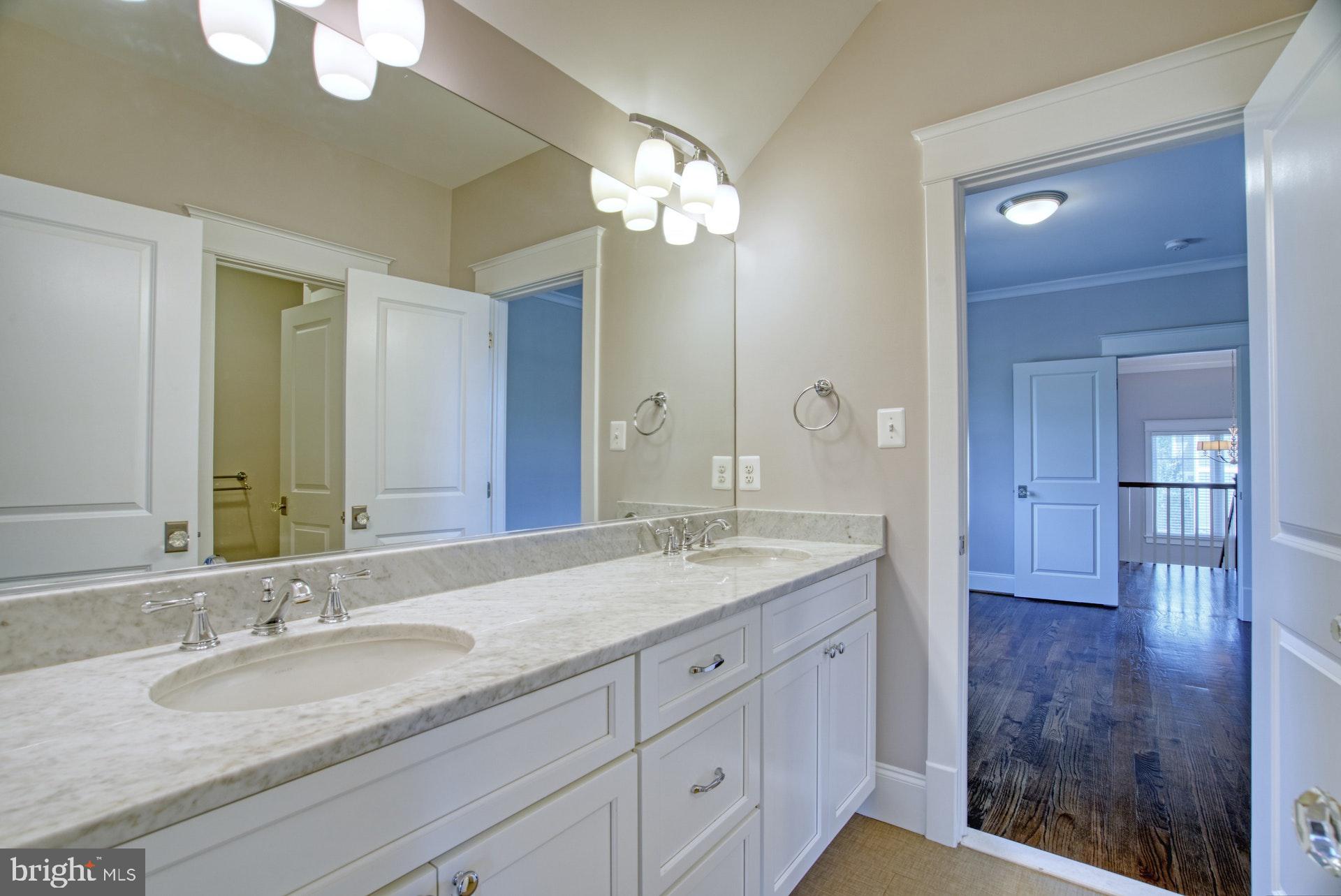 OAKWOOD - Residential