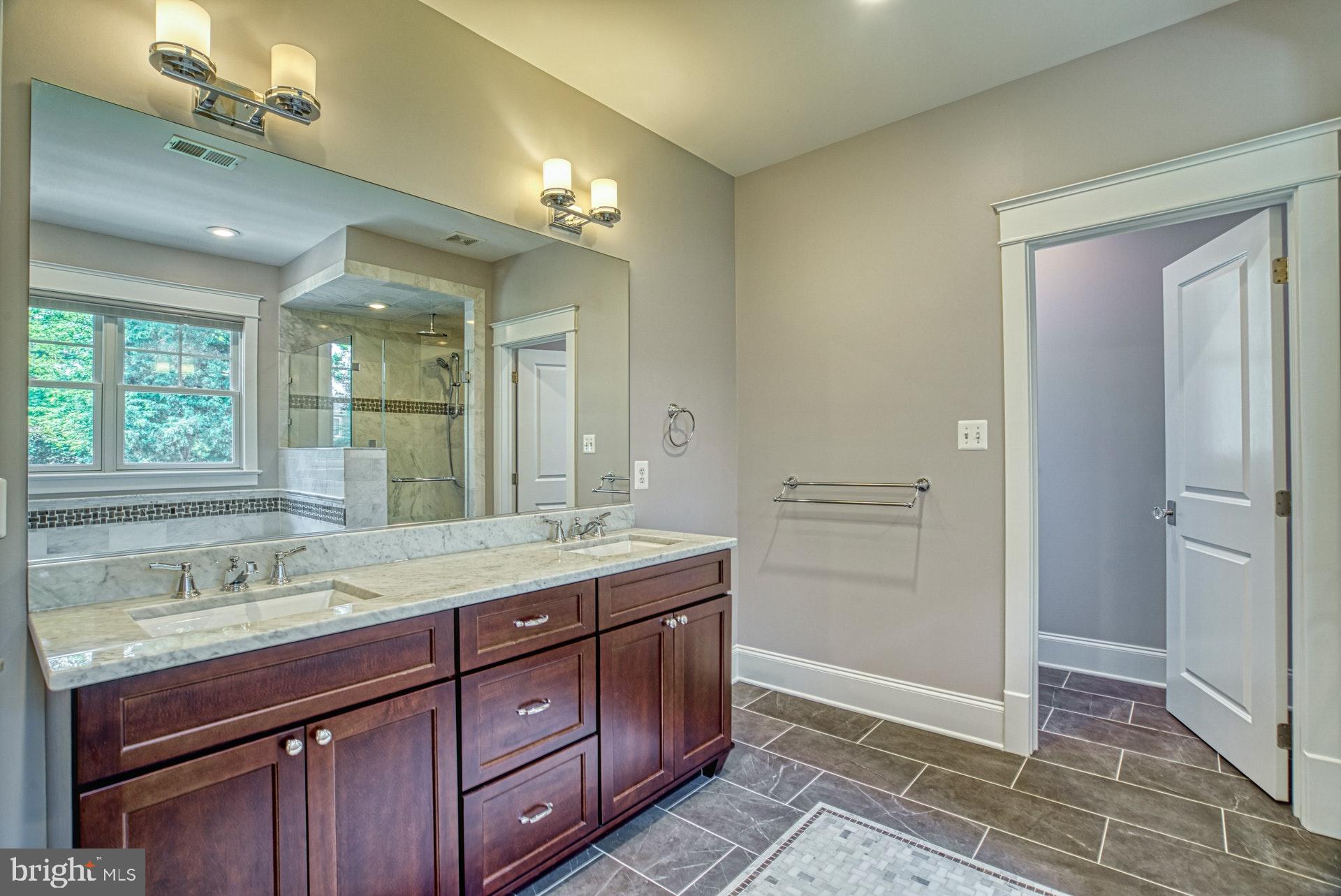 OAKWOOD - Residential