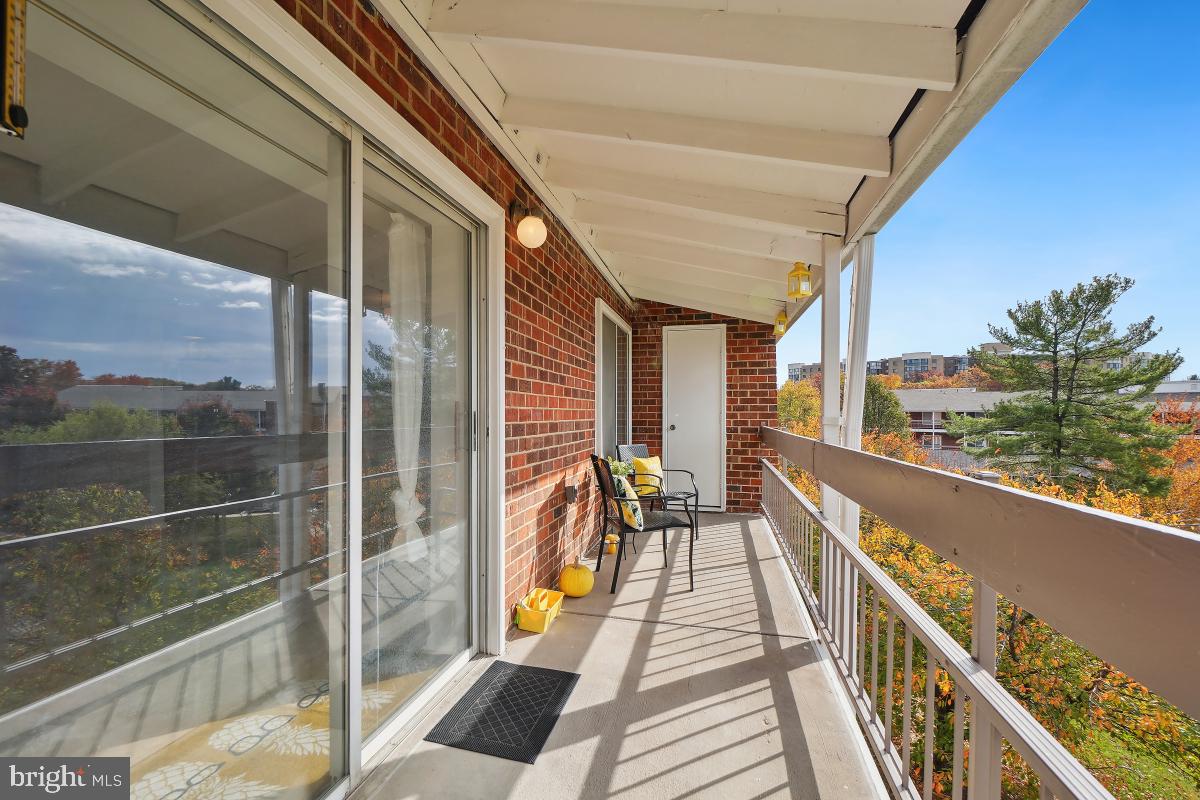 LEISURE WORLD - Residential