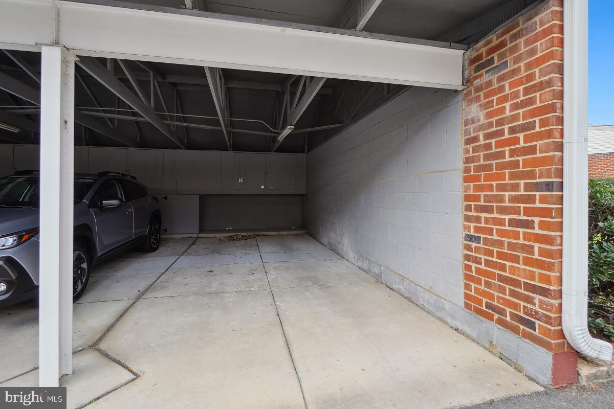 LEISURE WORLD - Residential