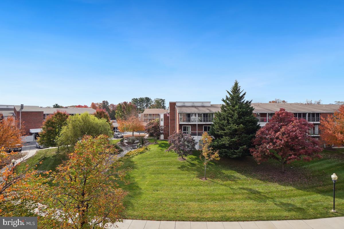 LEISURE WORLD - Residential