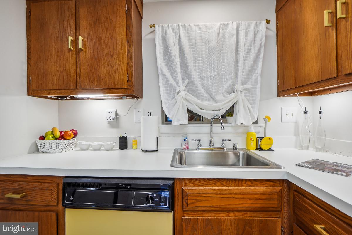 LEISURE WORLD - Residential