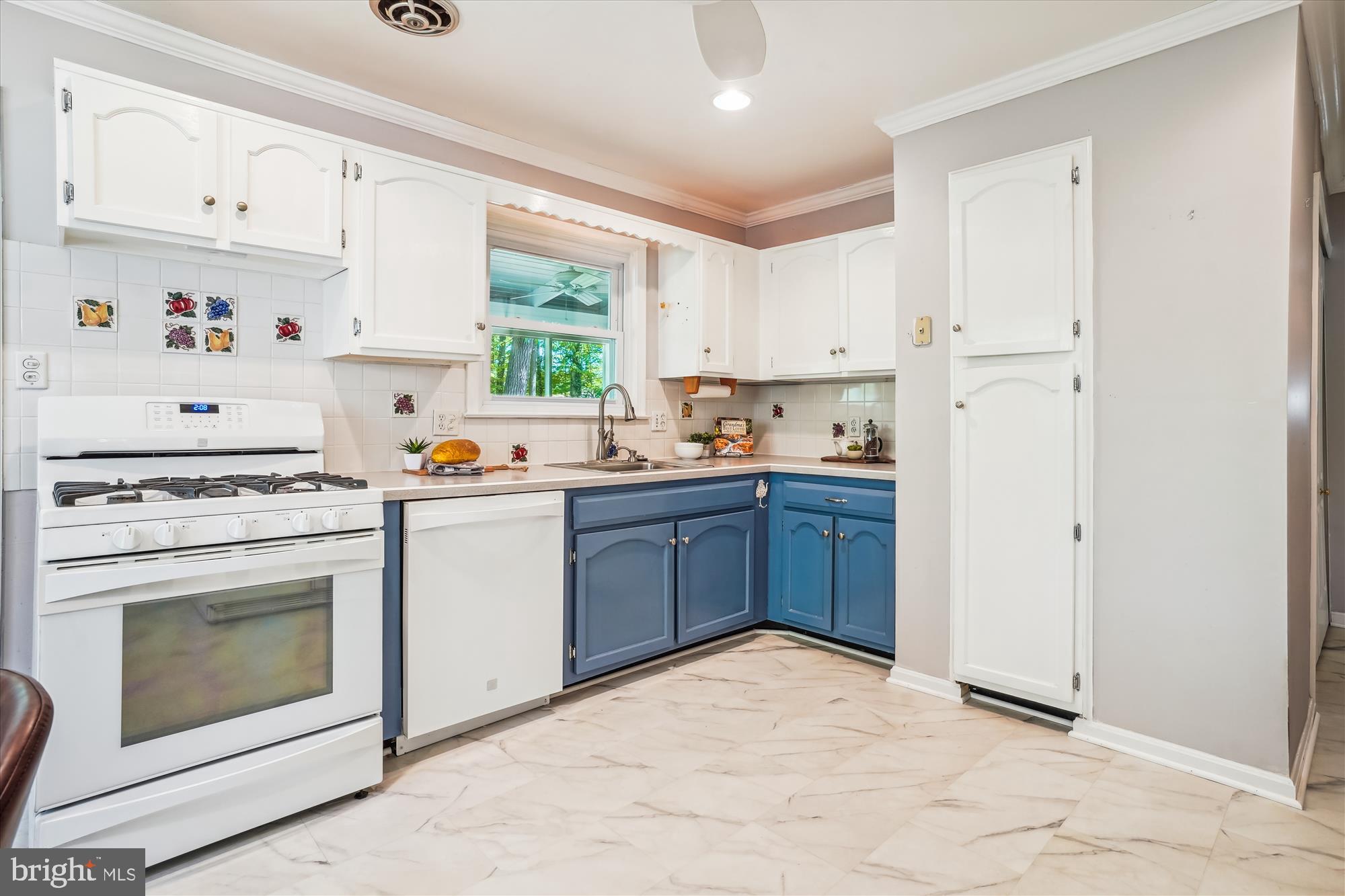 POINT OF WOODS - Residential