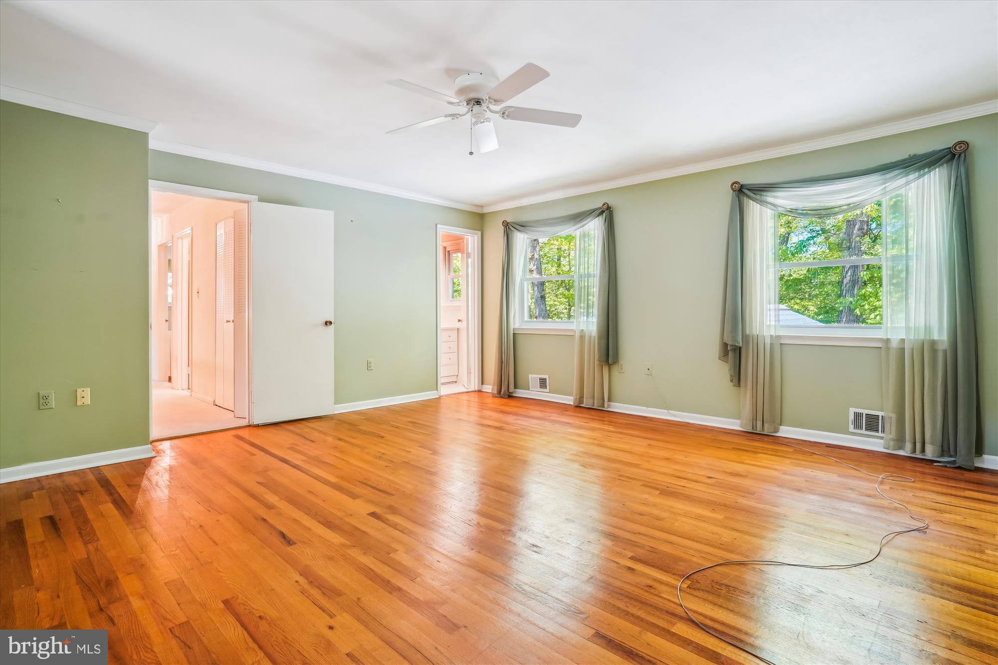 POINT OF WOODS - Residential