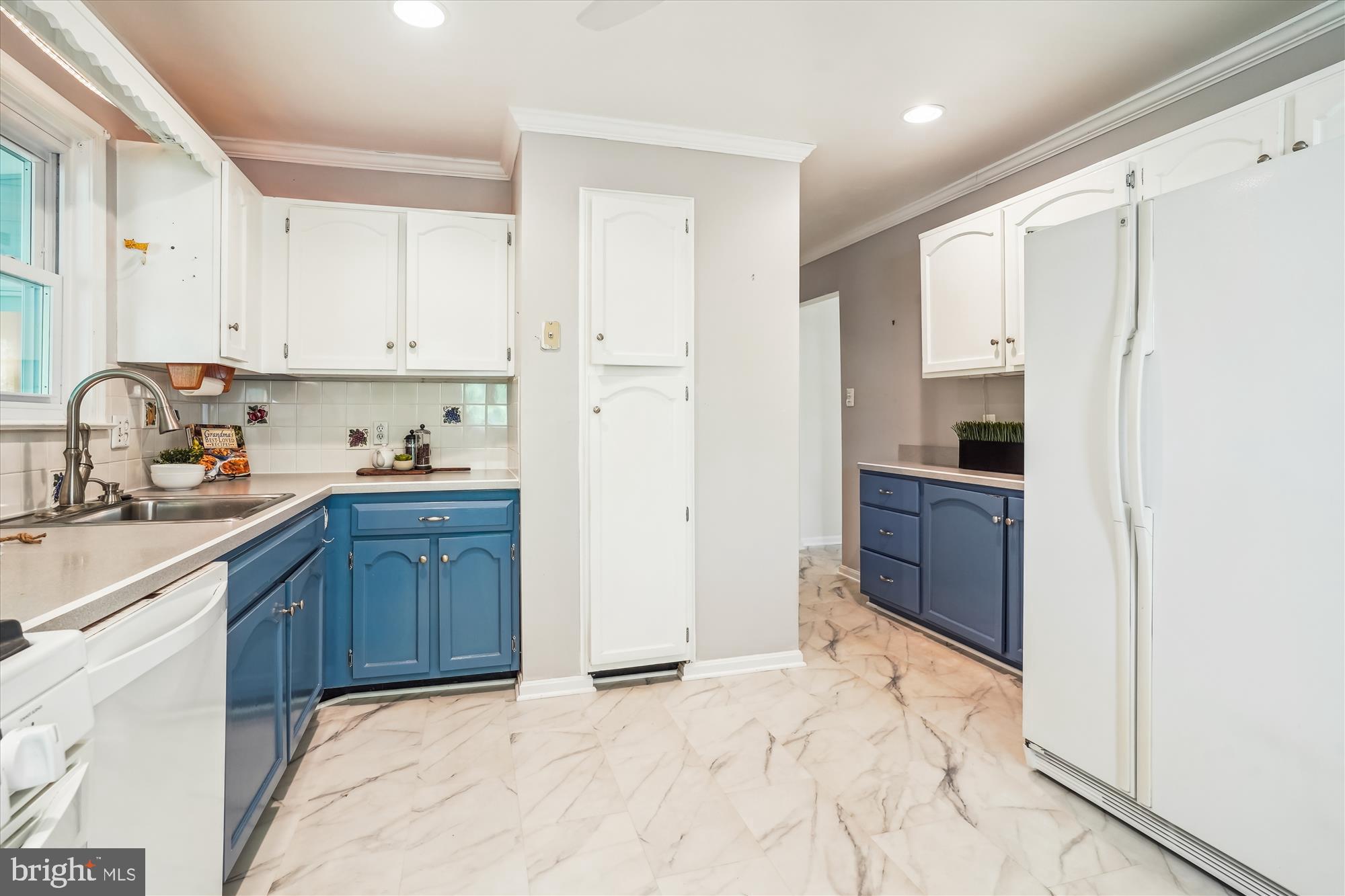 POINT OF WOODS - Residential