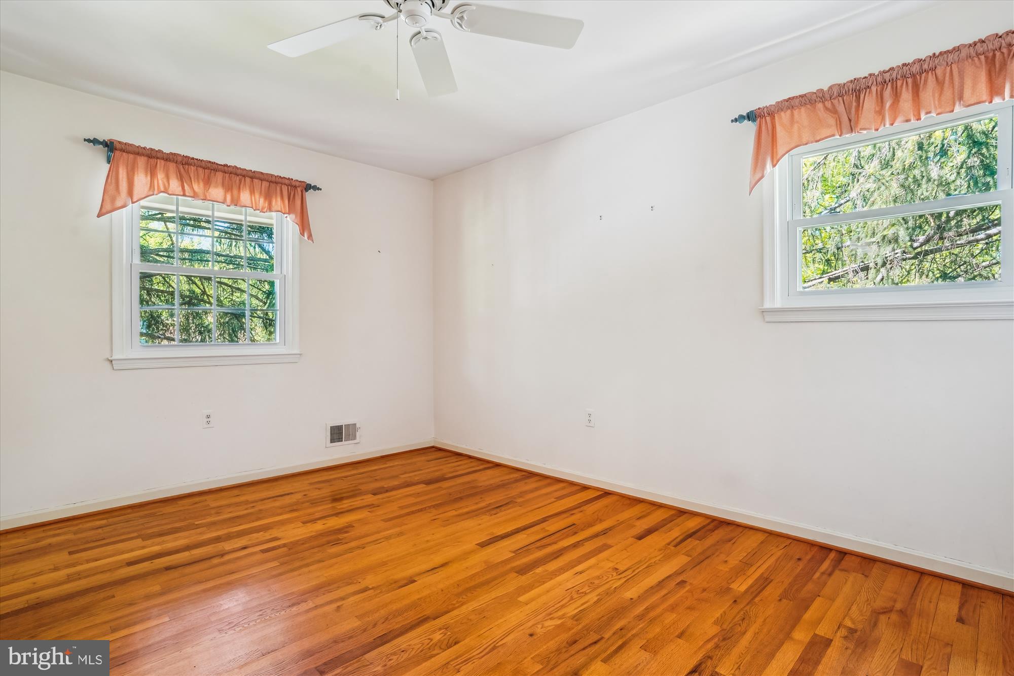 POINT OF WOODS - Residential