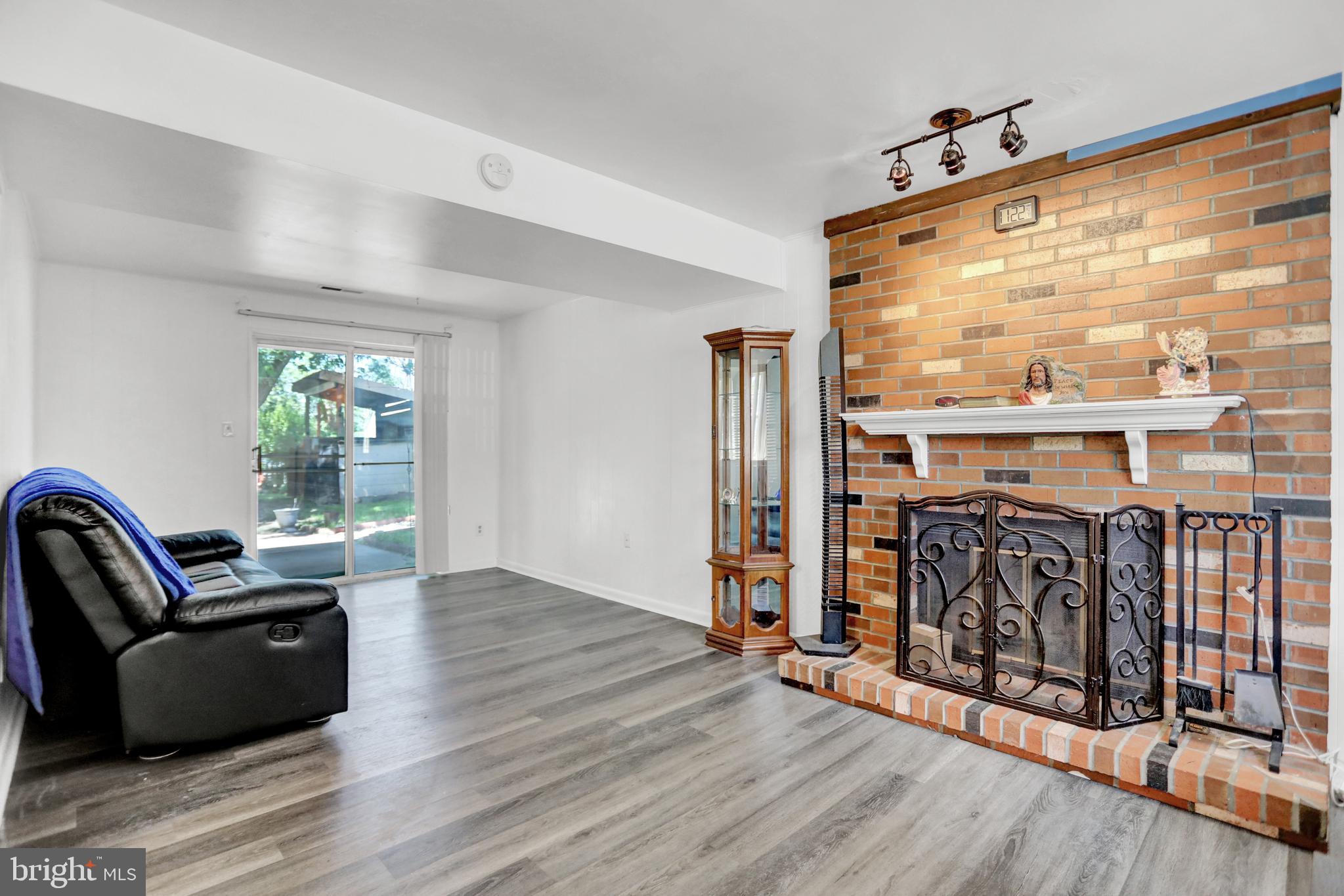 MCCORMICK WOODS - Residential