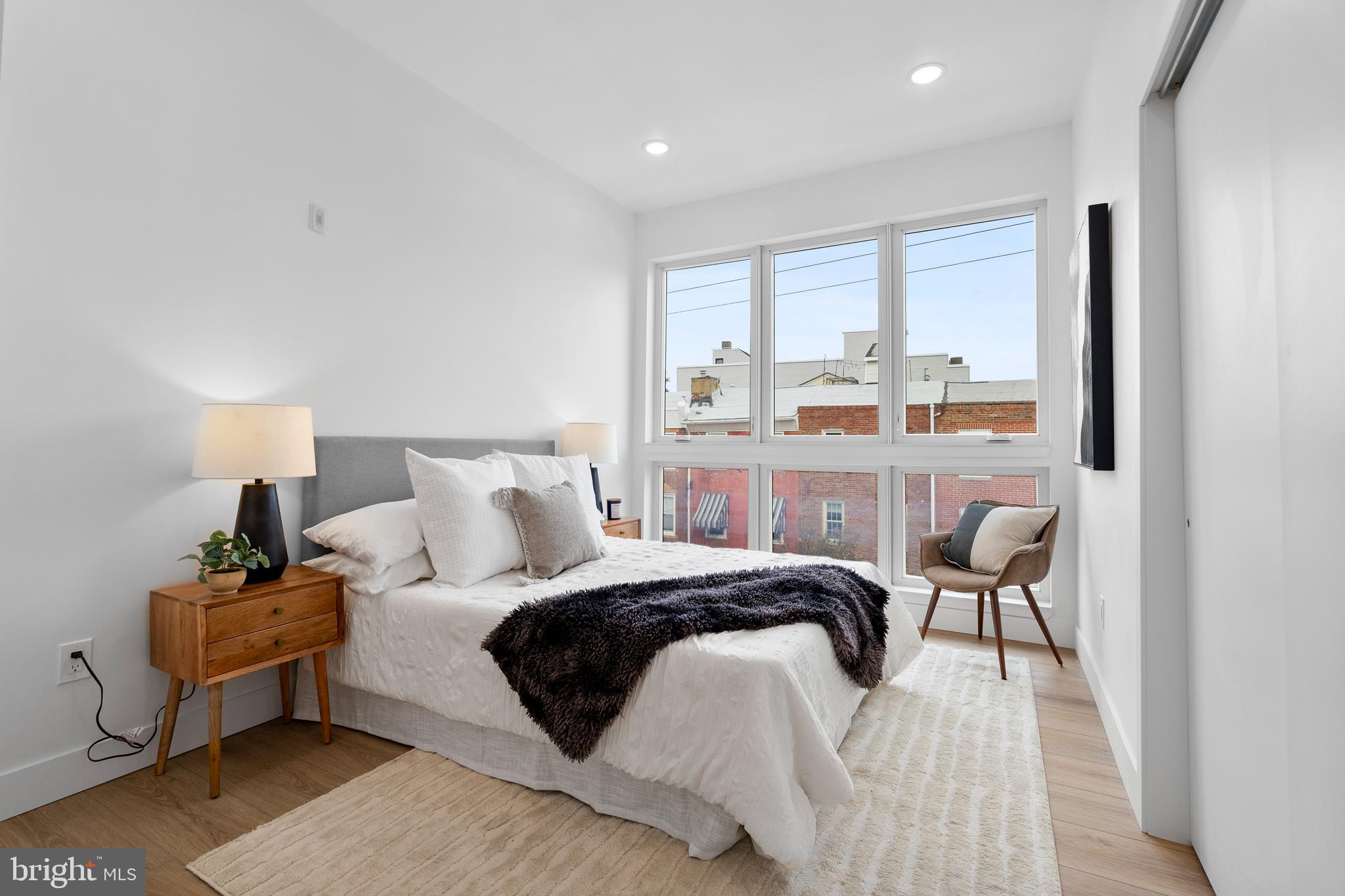 QUEEN VILLAGE - Residential Lease