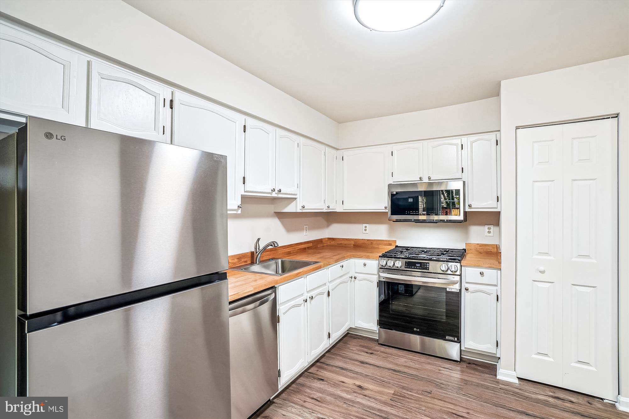 BALLANTRAYE - Residential Lease