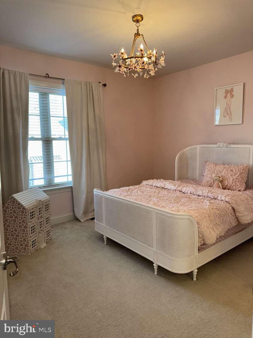 WALDEN SQUARE - Residential