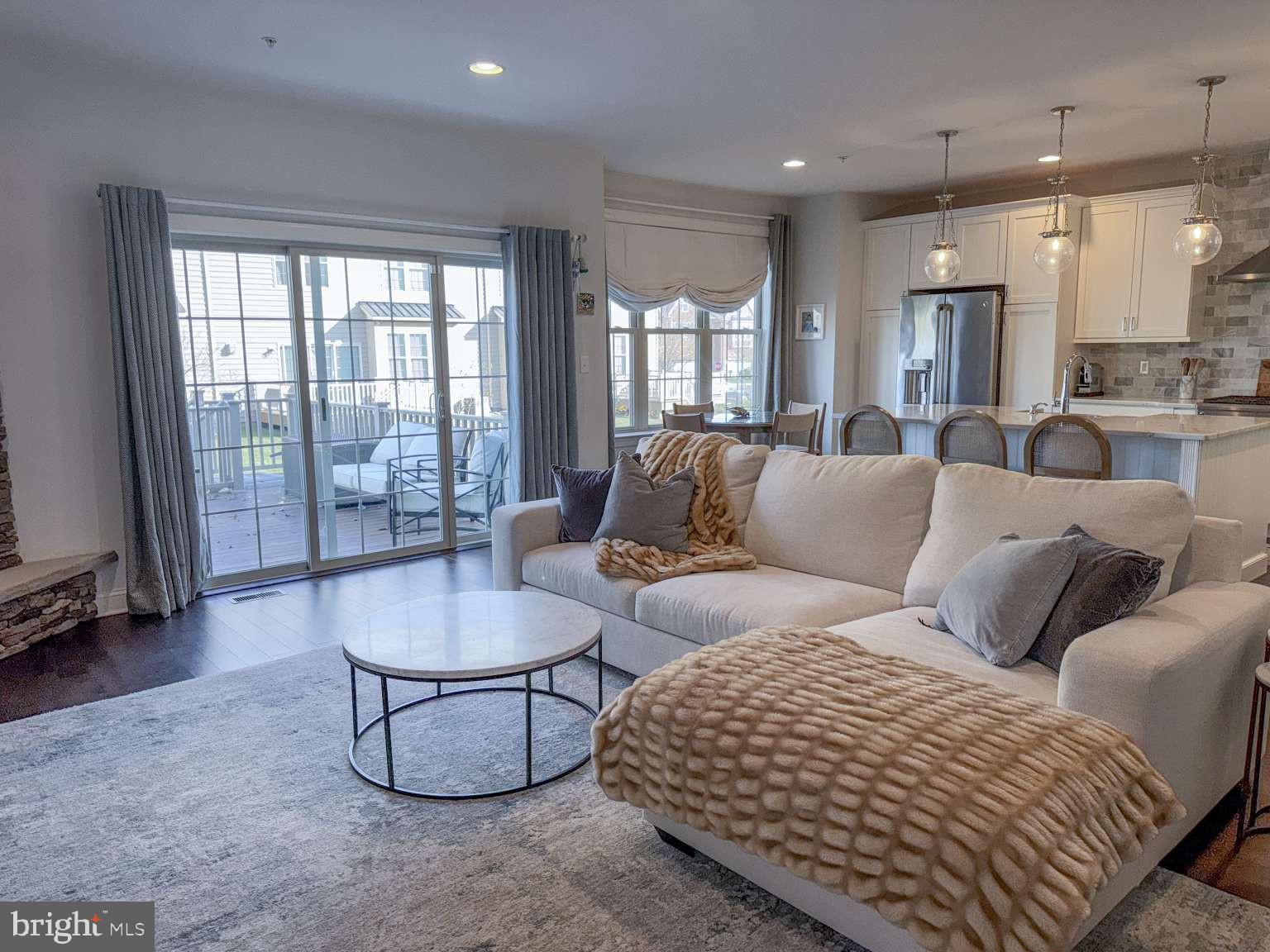 WALDEN SQUARE - Residential