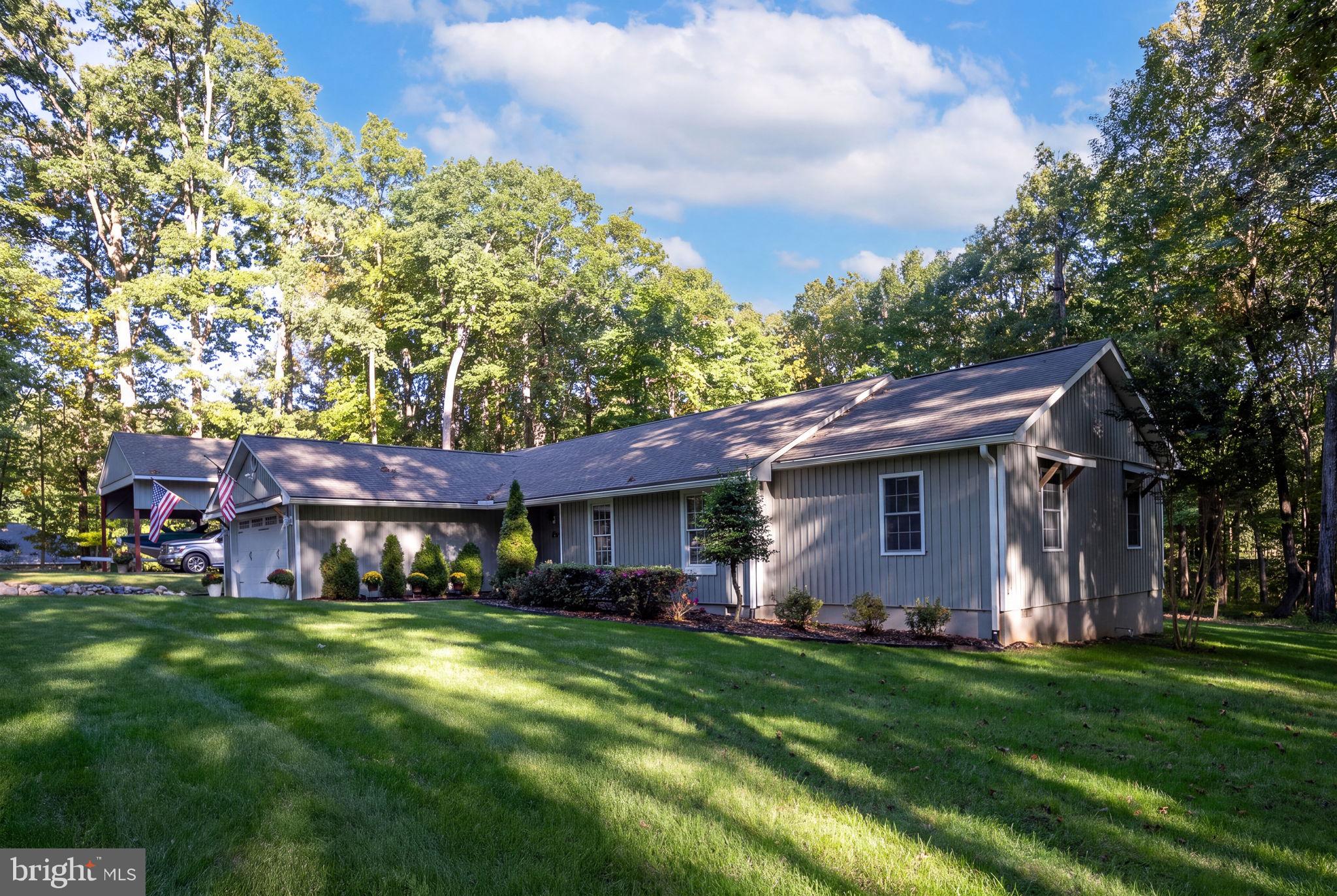 208 OAKWOOD DRIVE