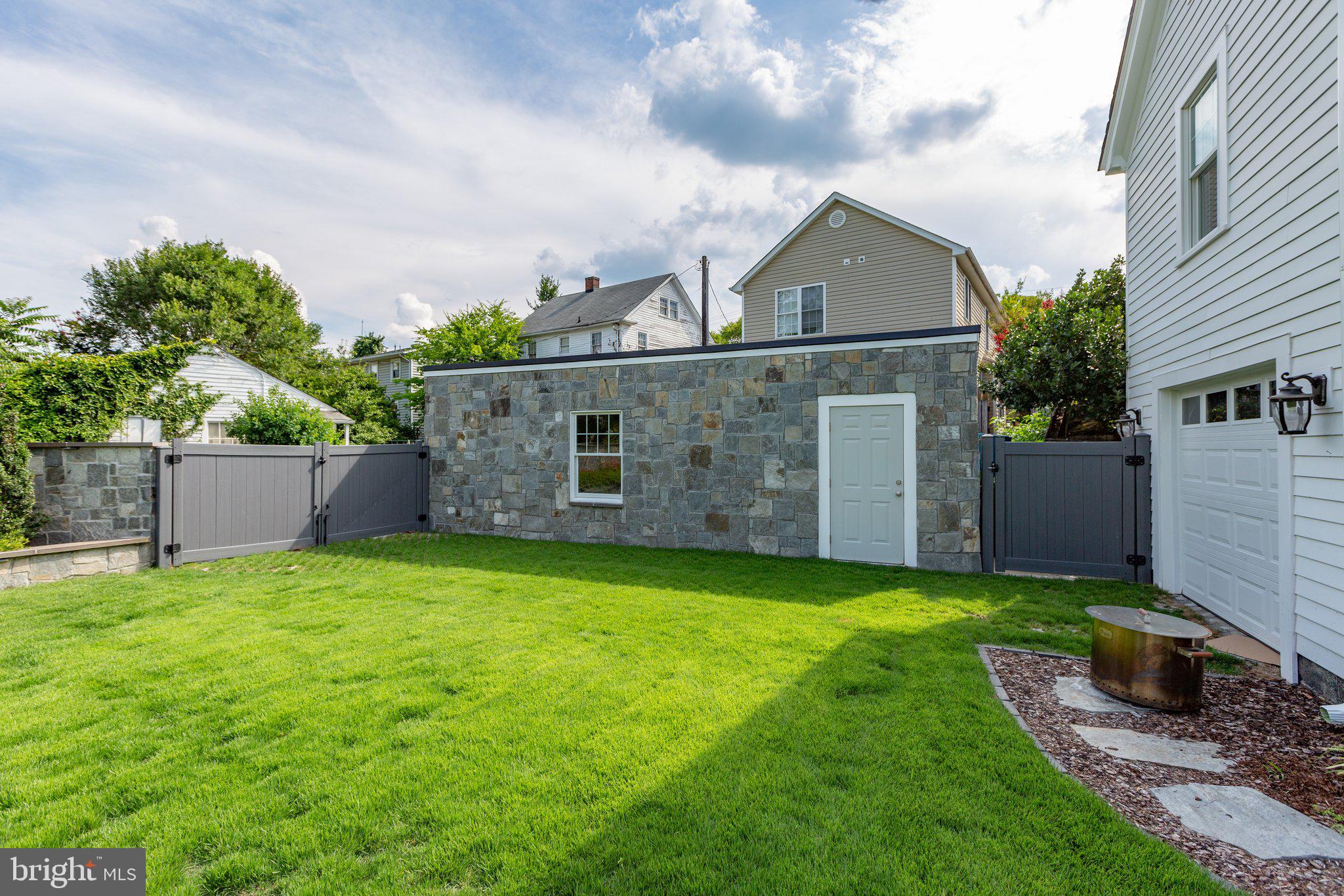 DOWNTOWN FREDERICKSBURG - Residential