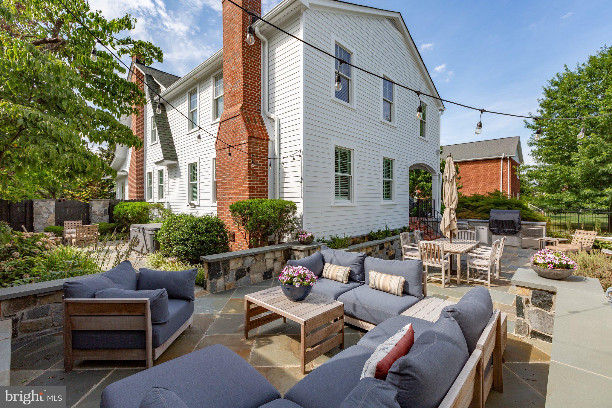 DOWNTOWN FREDERICKSBURG - Residential