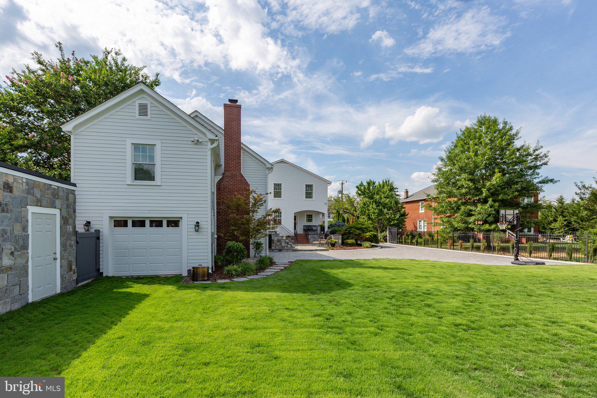 DOWNTOWN FREDERICKSBURG - Residential