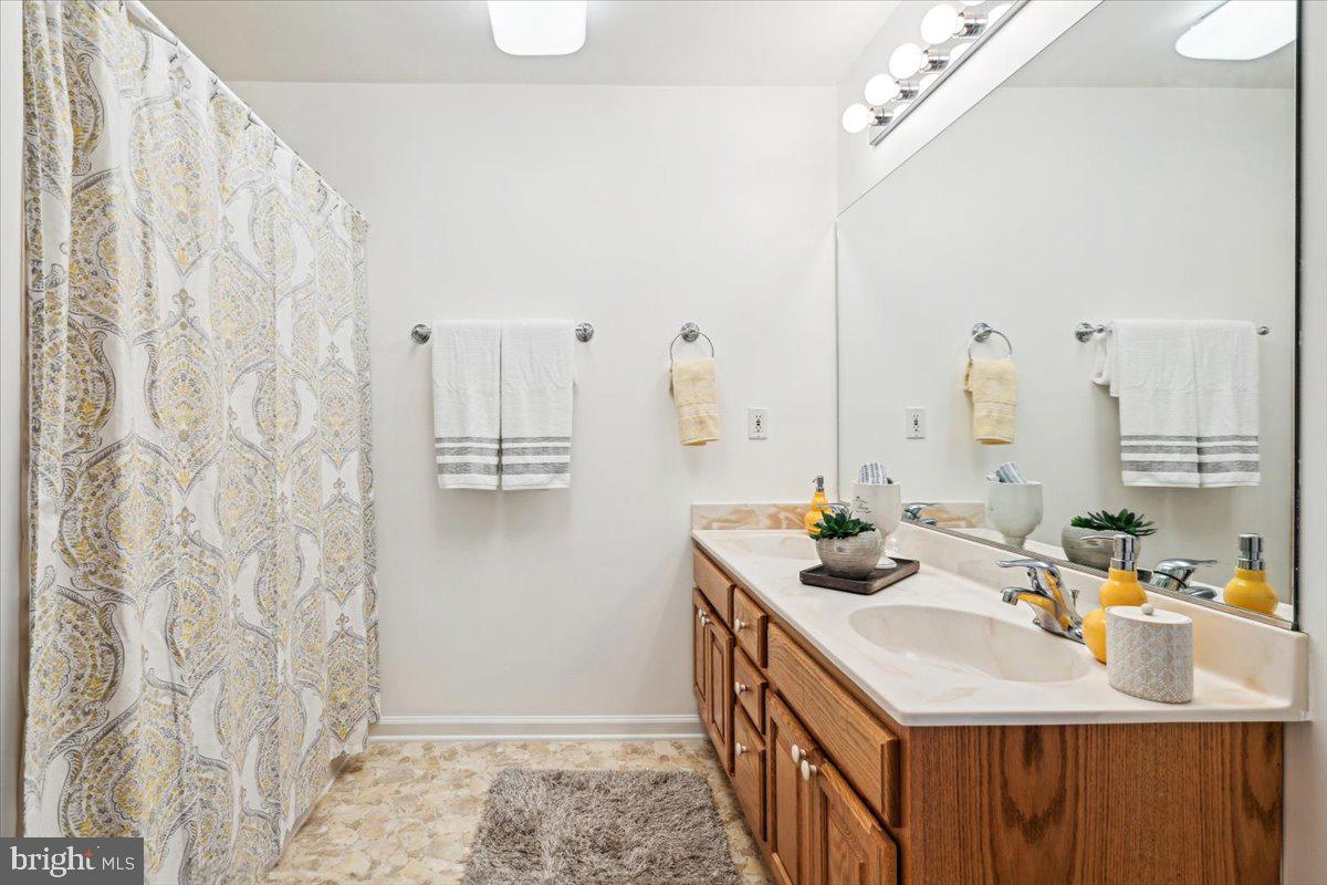 GREYSTONE ON THE OPEQUON - Residential