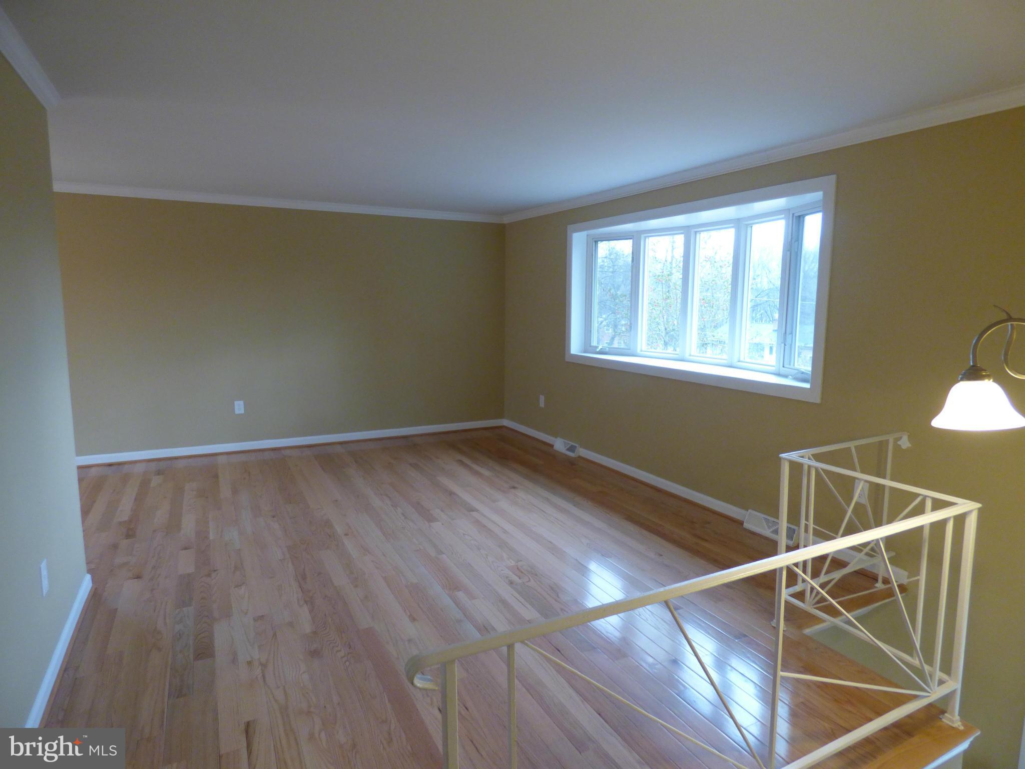 KINGSTON MANOR - Residential