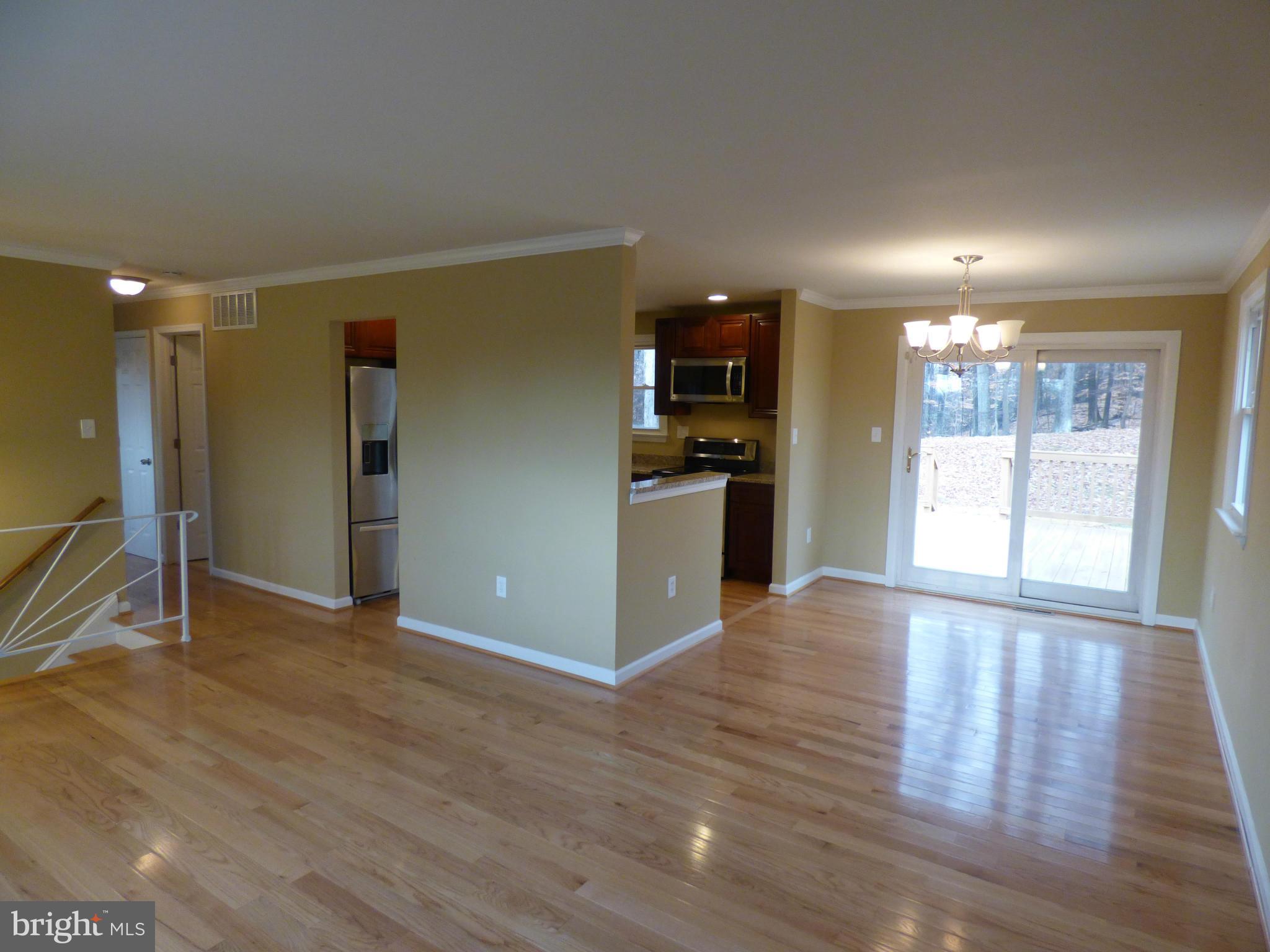 KINGSTON MANOR - Residential