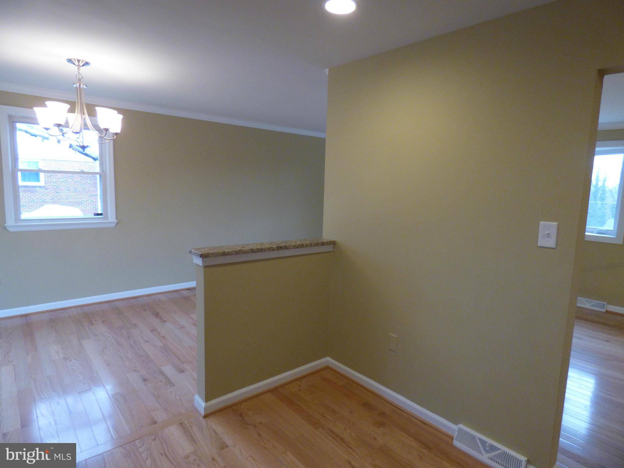 KINGSTON MANOR - Residential