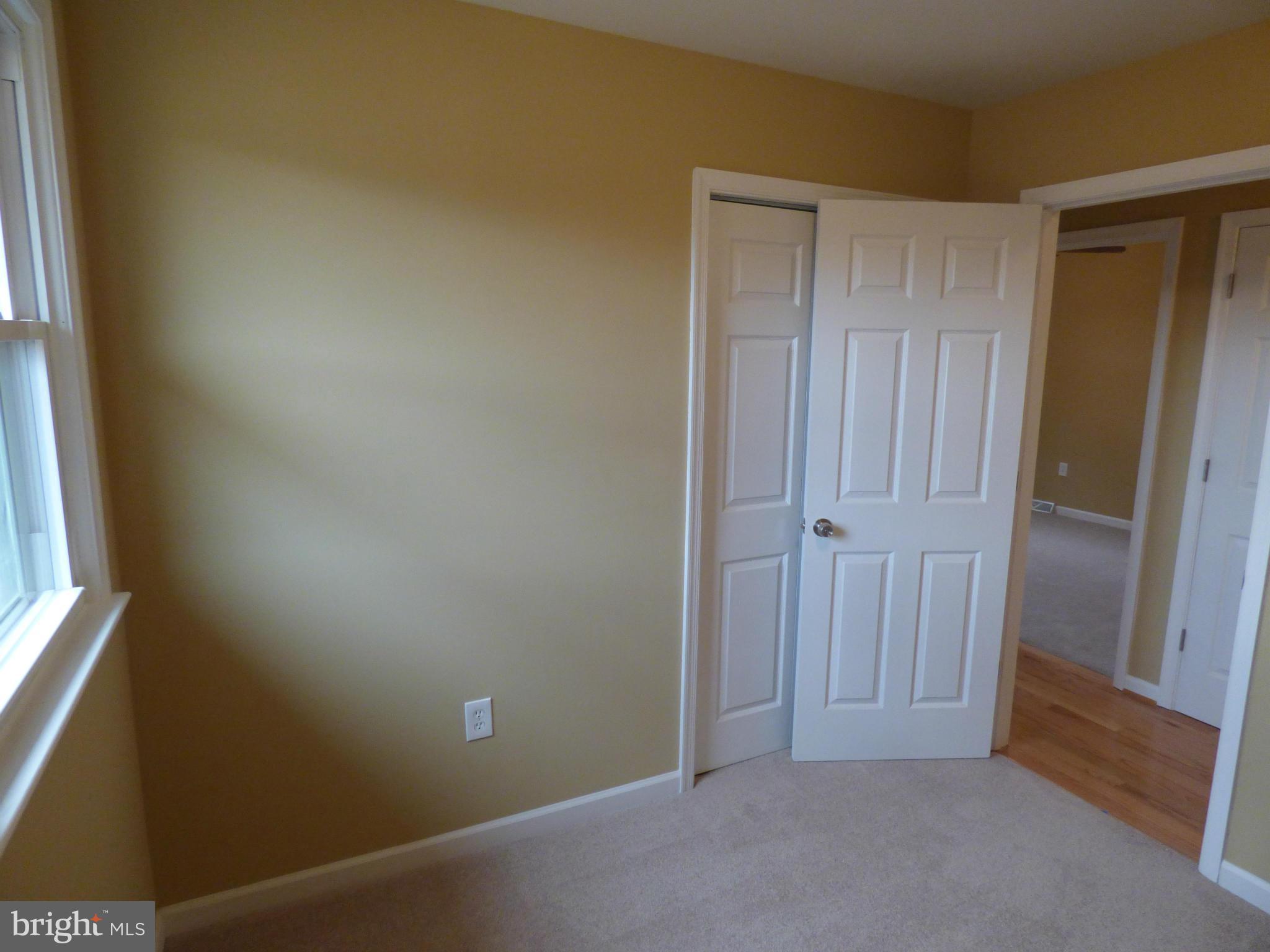 KINGSTON MANOR - Residential