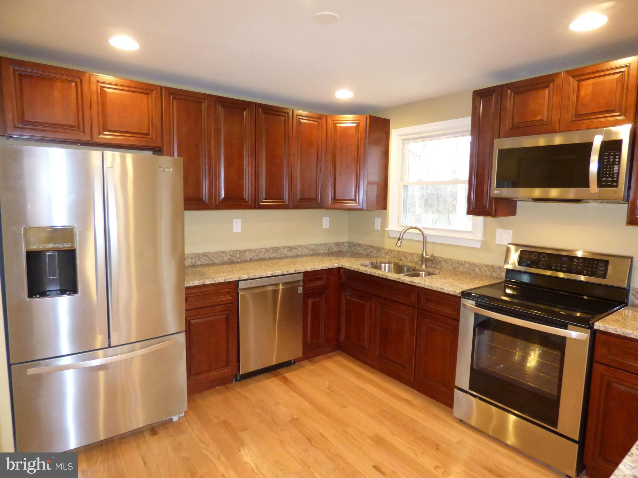 KINGSTON MANOR - Residential