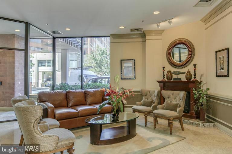 WESTVIEW AT BALLSTON METRO - Residential Lease