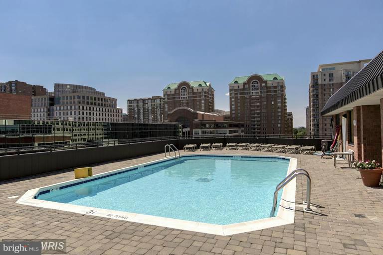 WESTVIEW AT BALLSTON METRO - Residential Lease