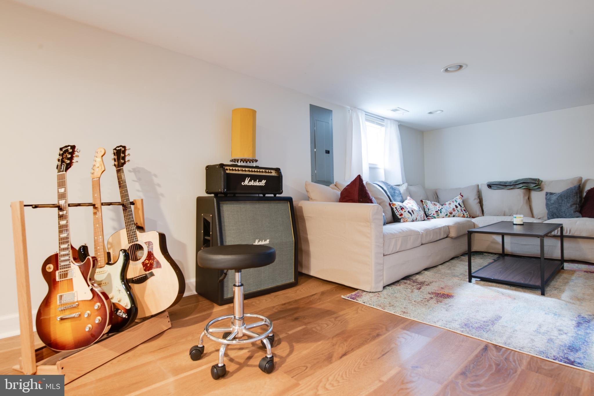 HYATTSVILLE HILLS - Residential