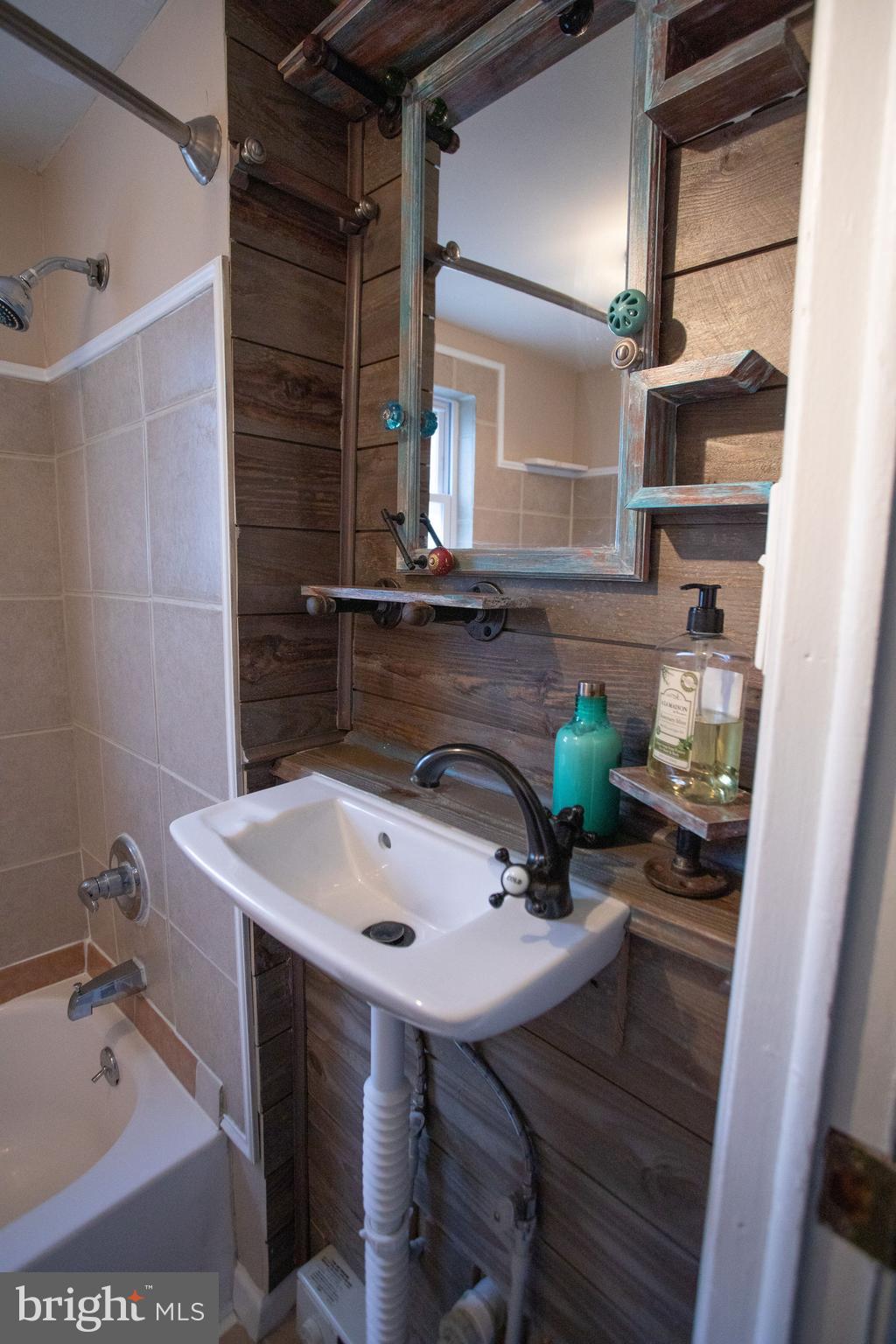 CABBAGE HILL - Residential