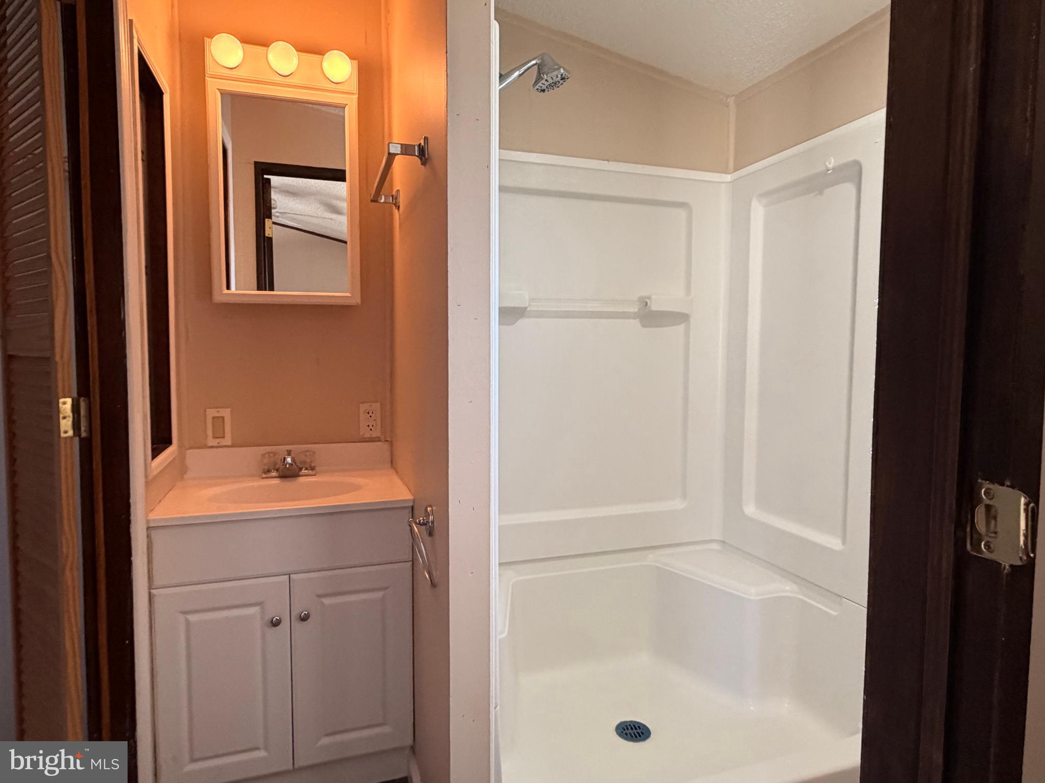 PINEWOOD ACRE - Residential