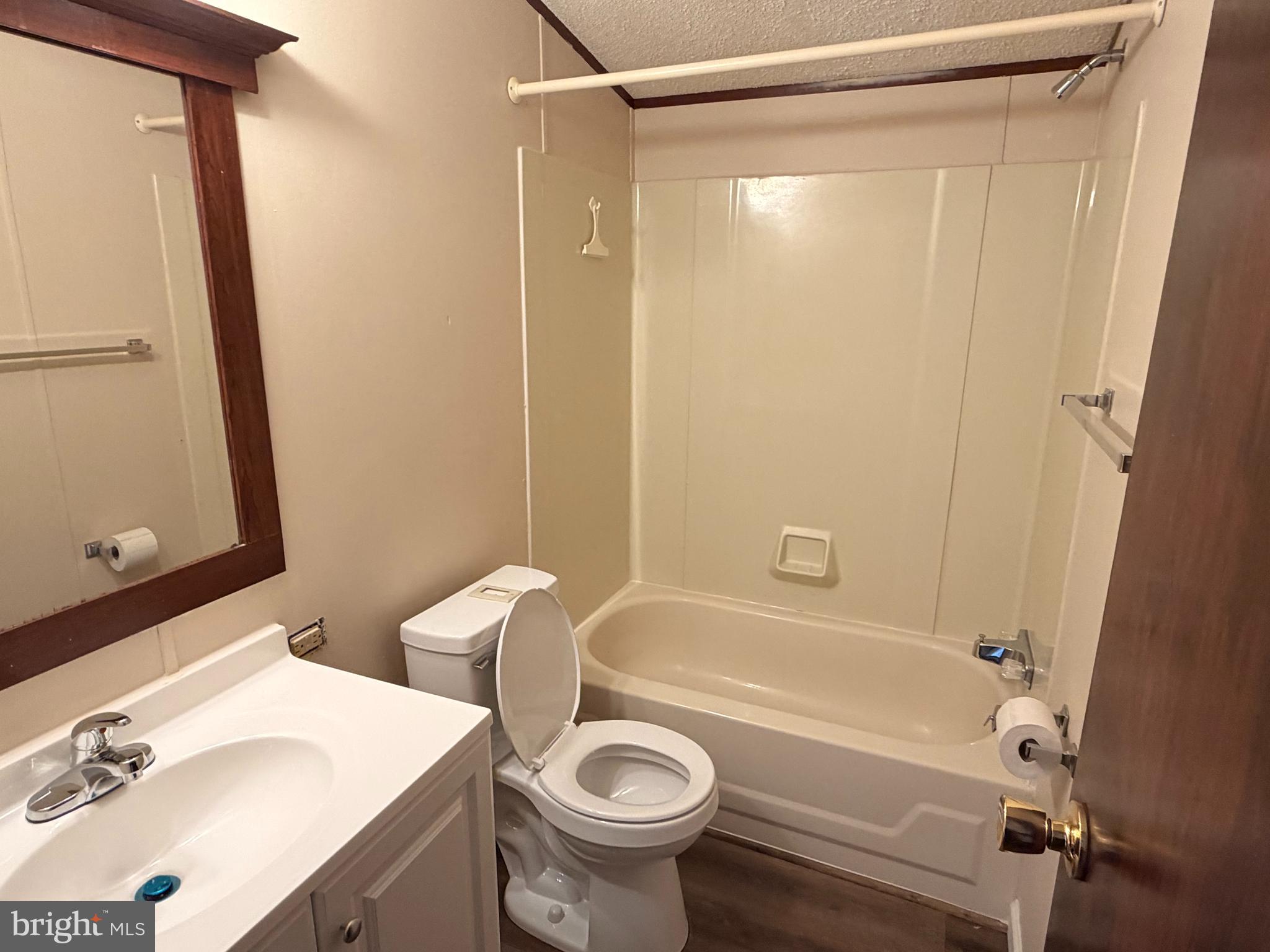 PINEWOOD ACRE - Residential