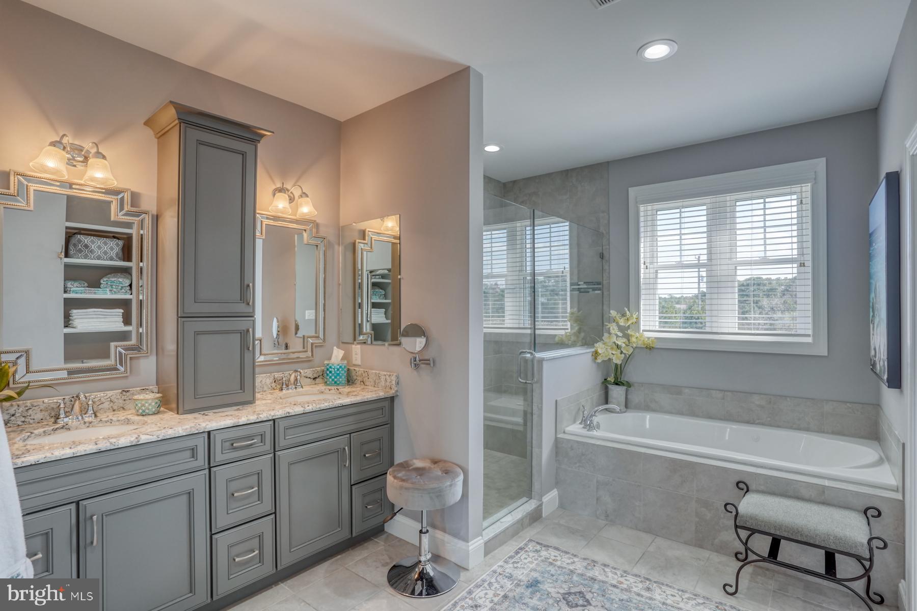 CAPE SHORES - Residential