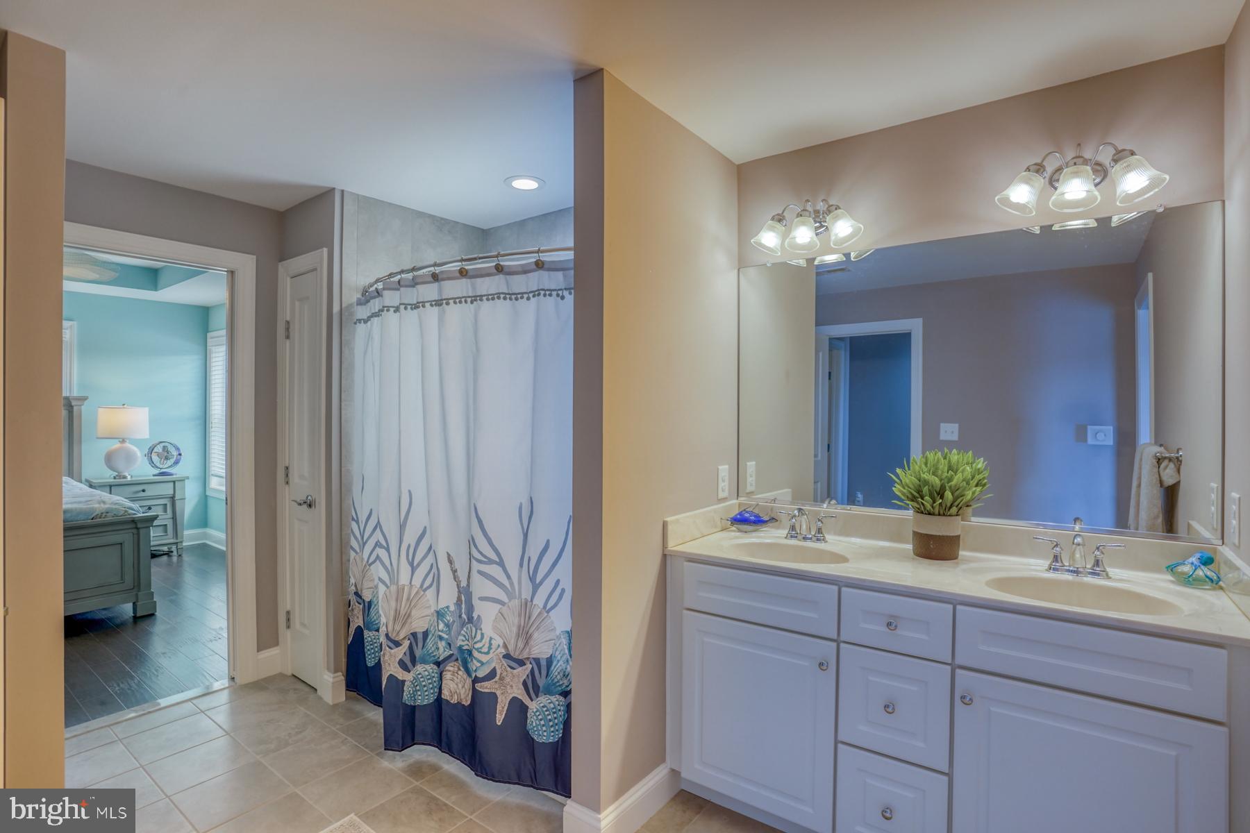 CAPE SHORES - Residential