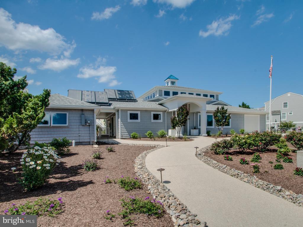 CAPE SHORES - Residential