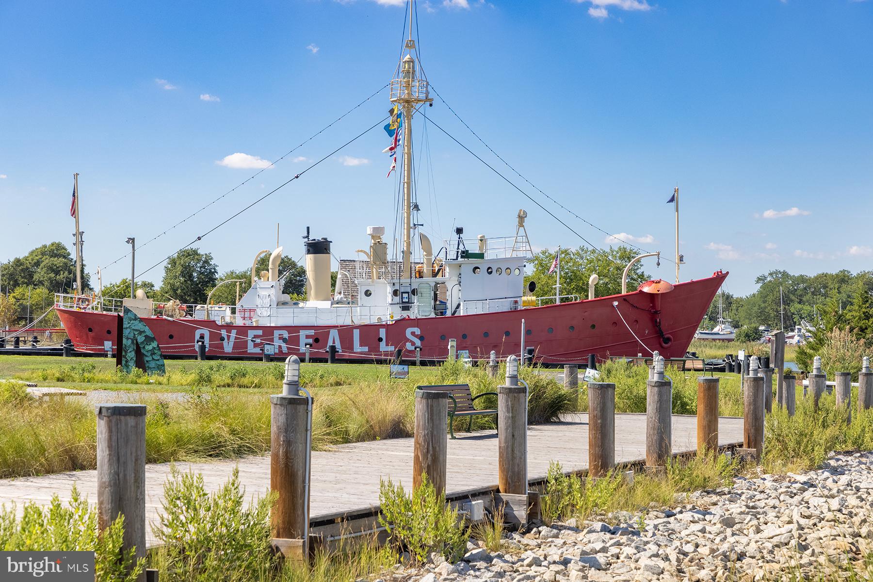 CAPE SHORES - Residential