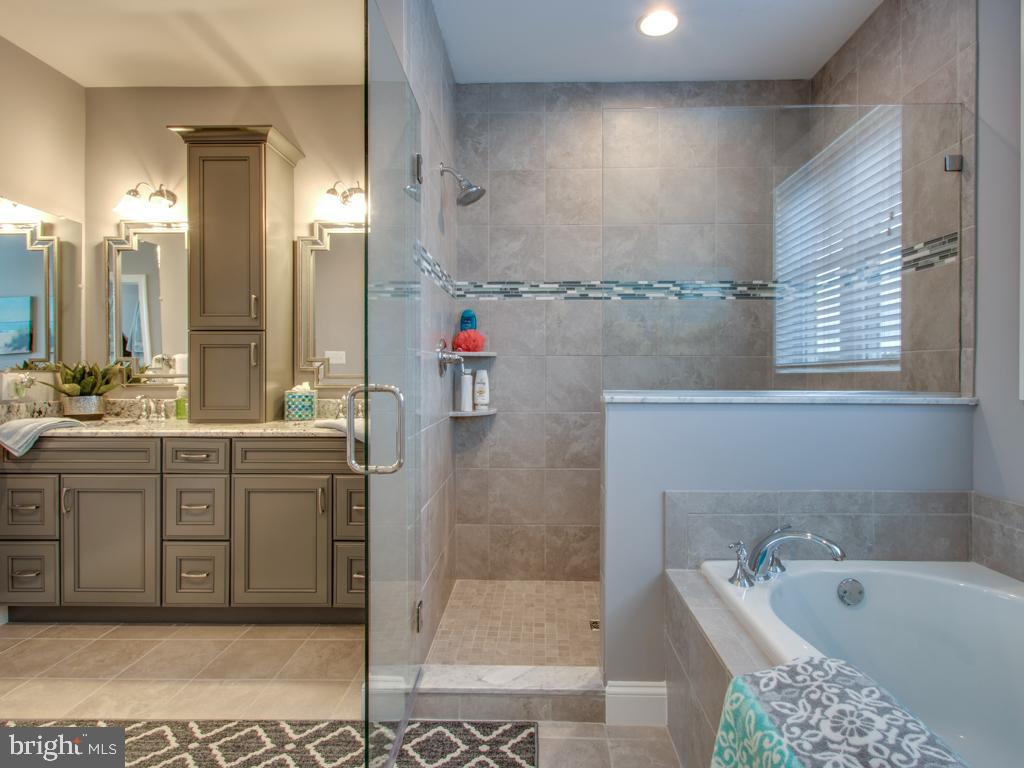 CAPE SHORES - Residential