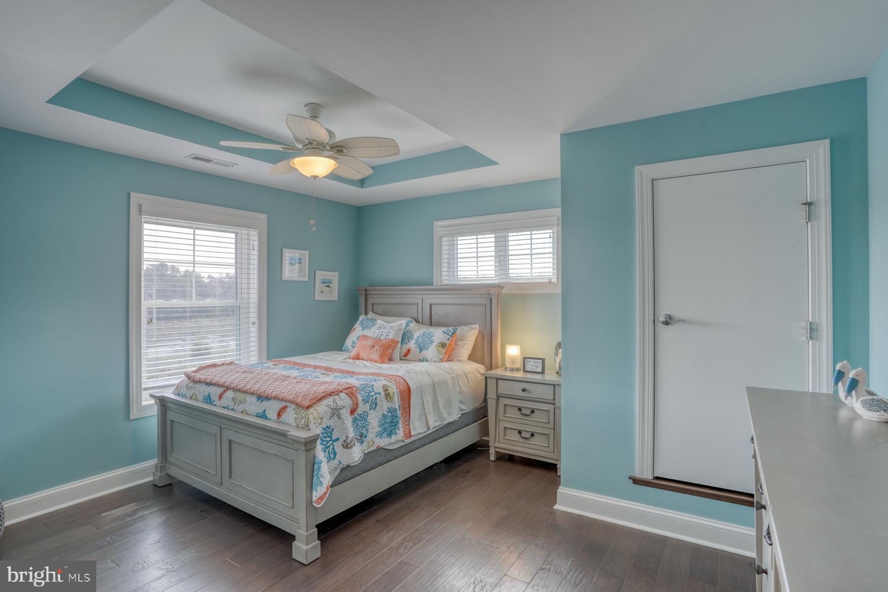 CAPE SHORES - Residential