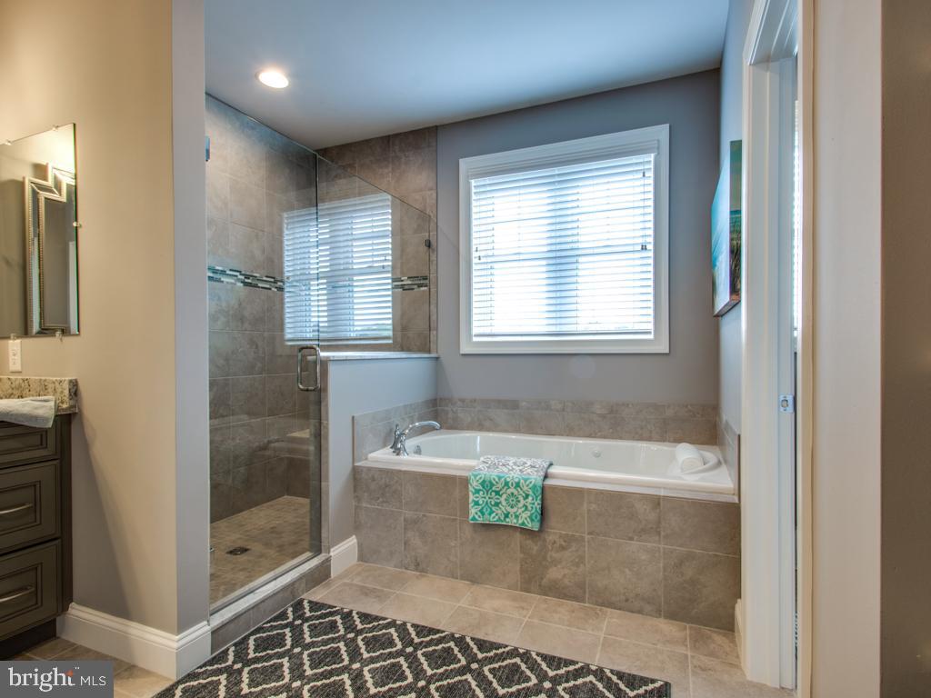 CAPE SHORES - Residential