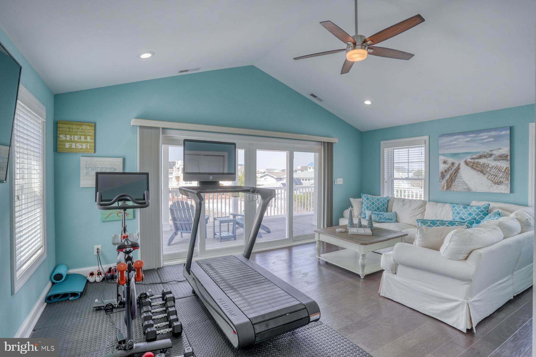 CAPE SHORES - Residential