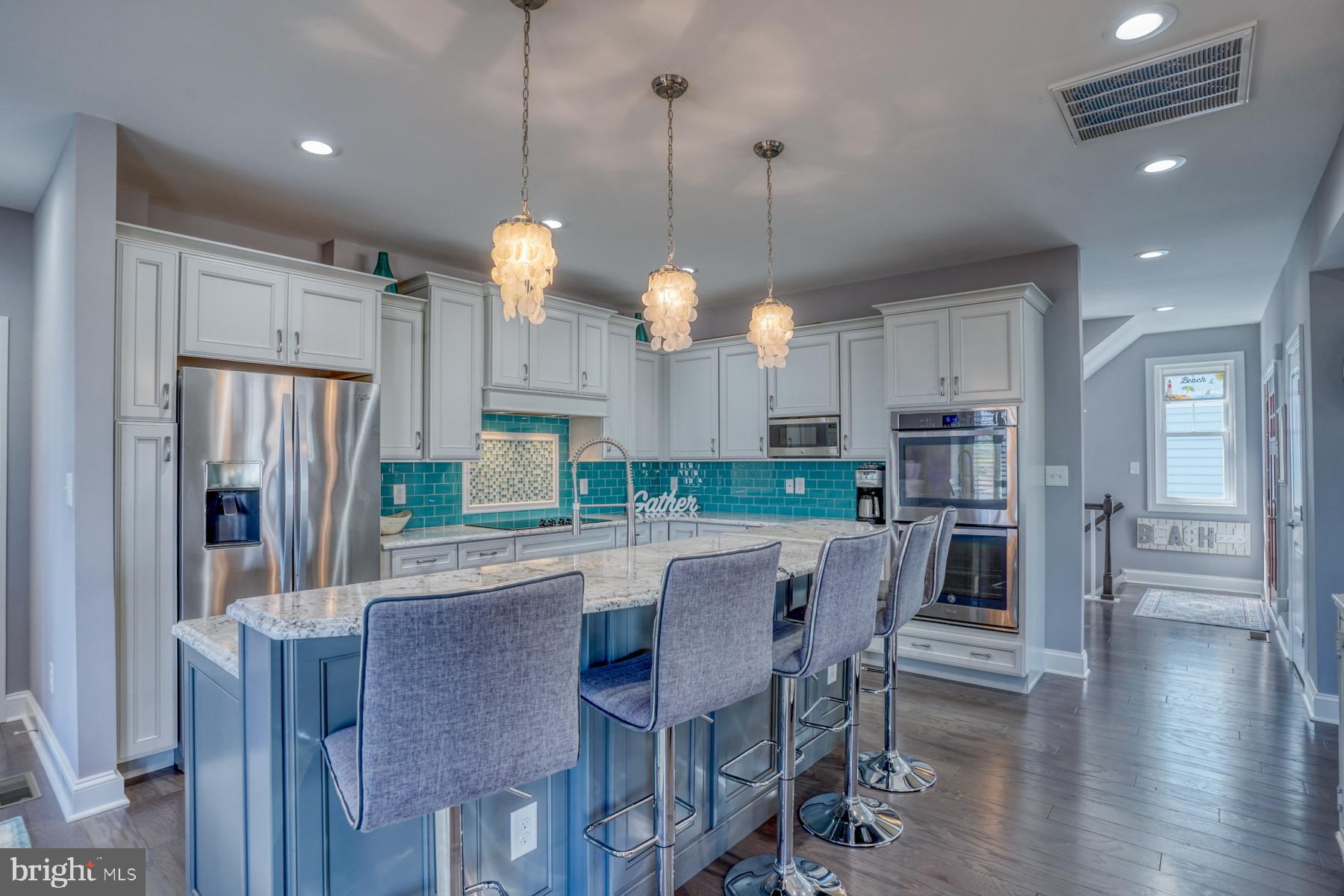 CAPE SHORES - Residential