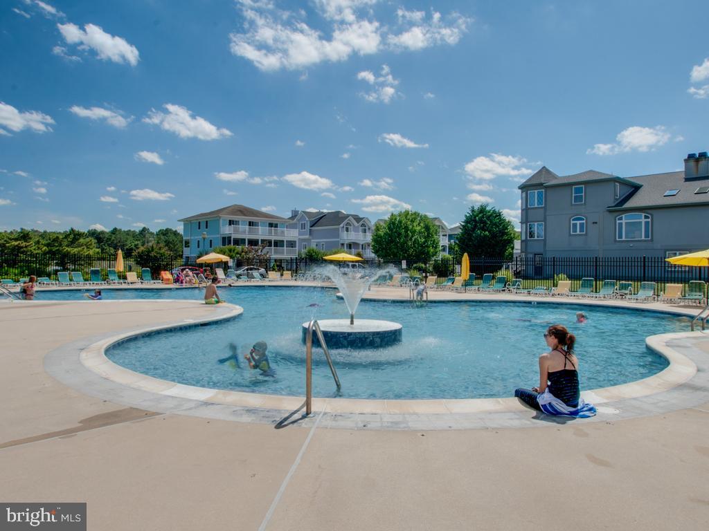 CAPE SHORES - Residential