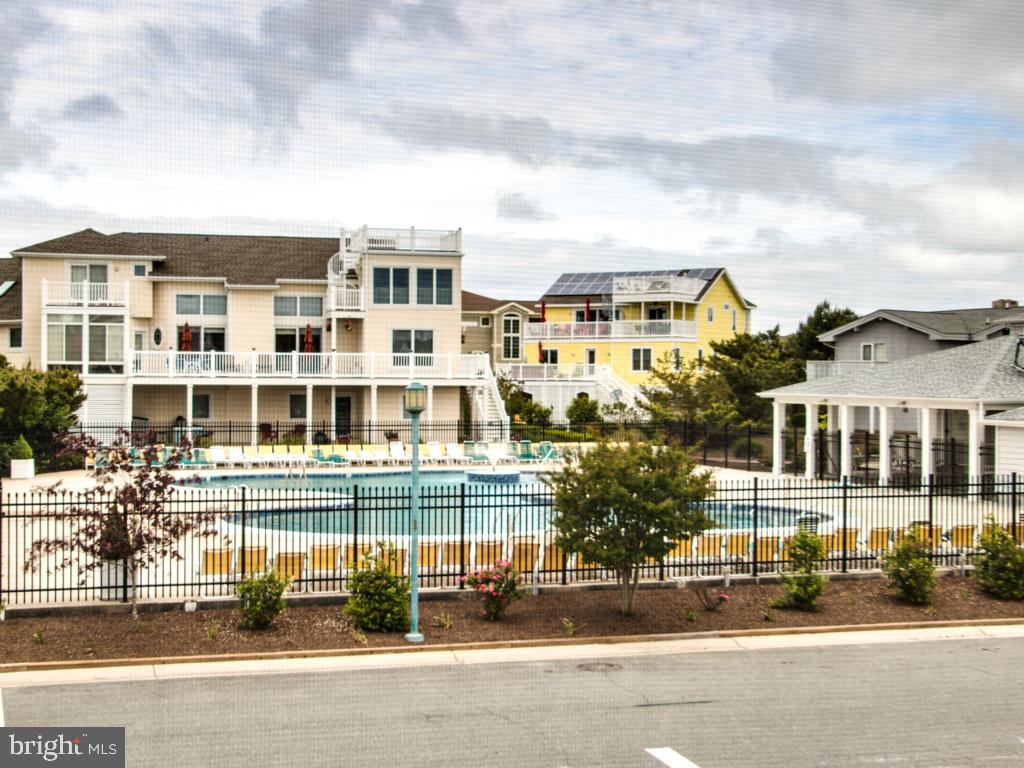 CAPE SHORES - Residential